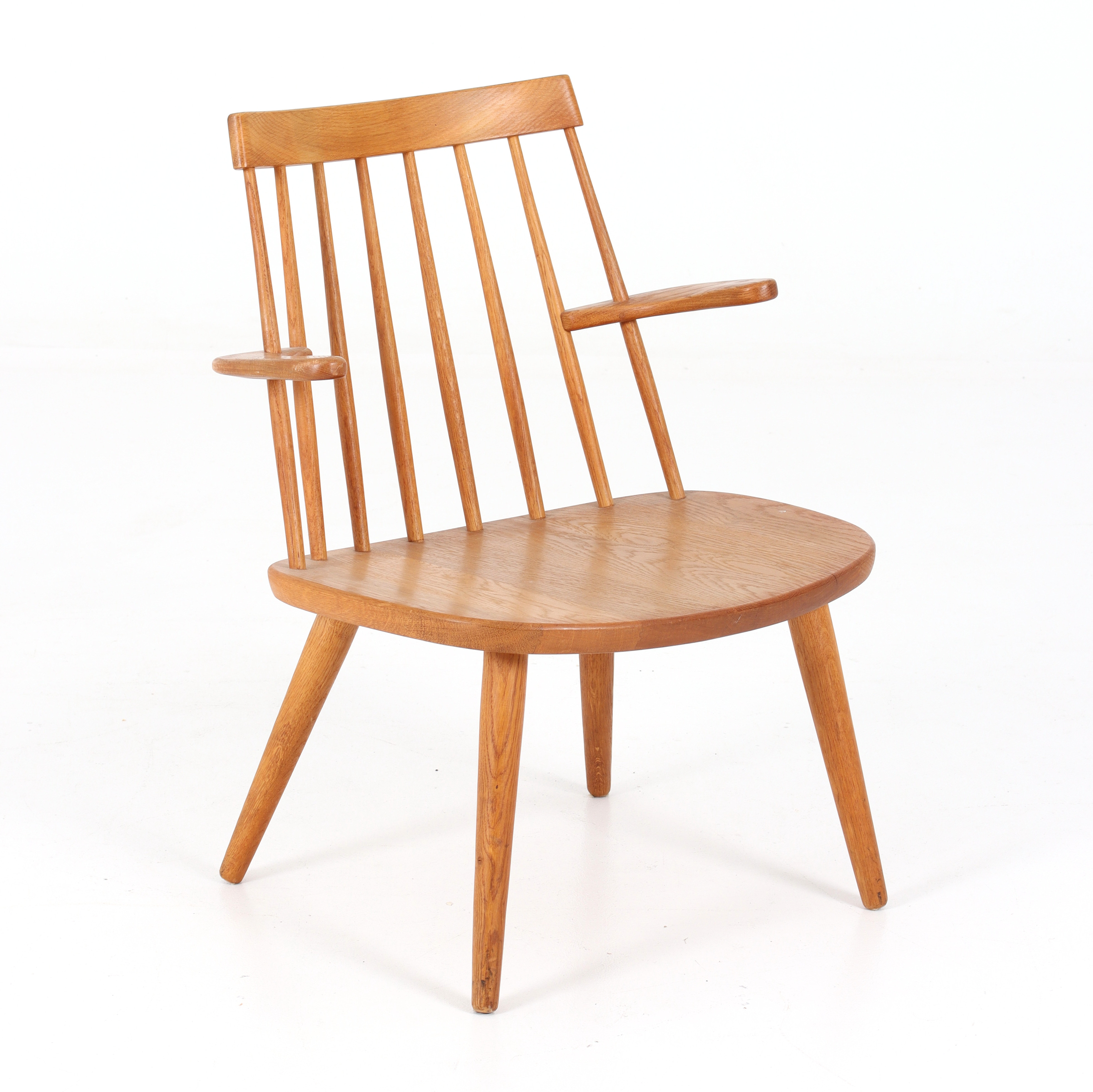 YNGVE EKSTRÖM. Karmstol, "Sibbo", pinnmodell, ek, 1900-talets andra hälft.