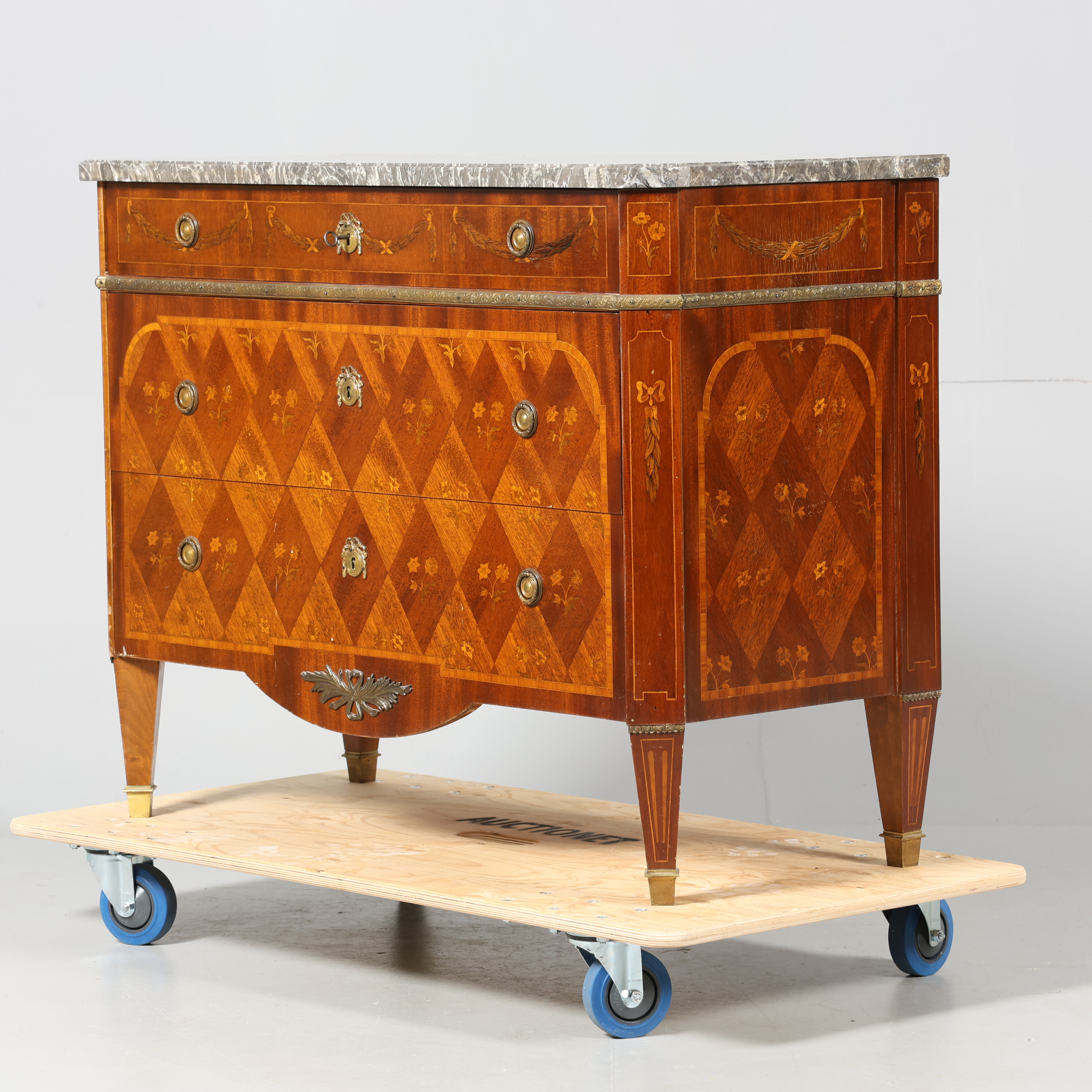 BYRÅ, sengustaviansk stil, intarsia, stenskiva.