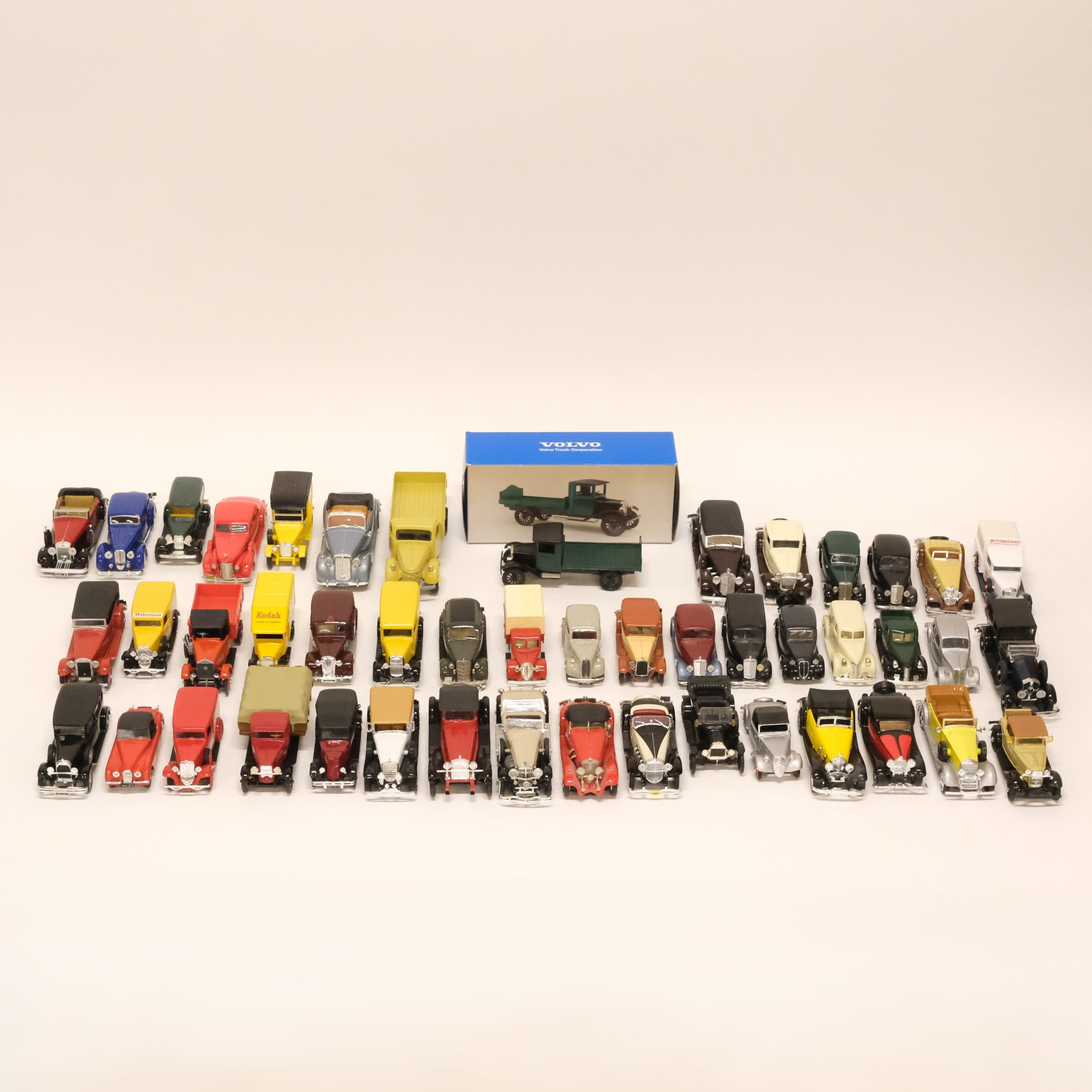 45 MODELLBILAR, MESTADELS VETERANBILAR. SKALA 1:43.