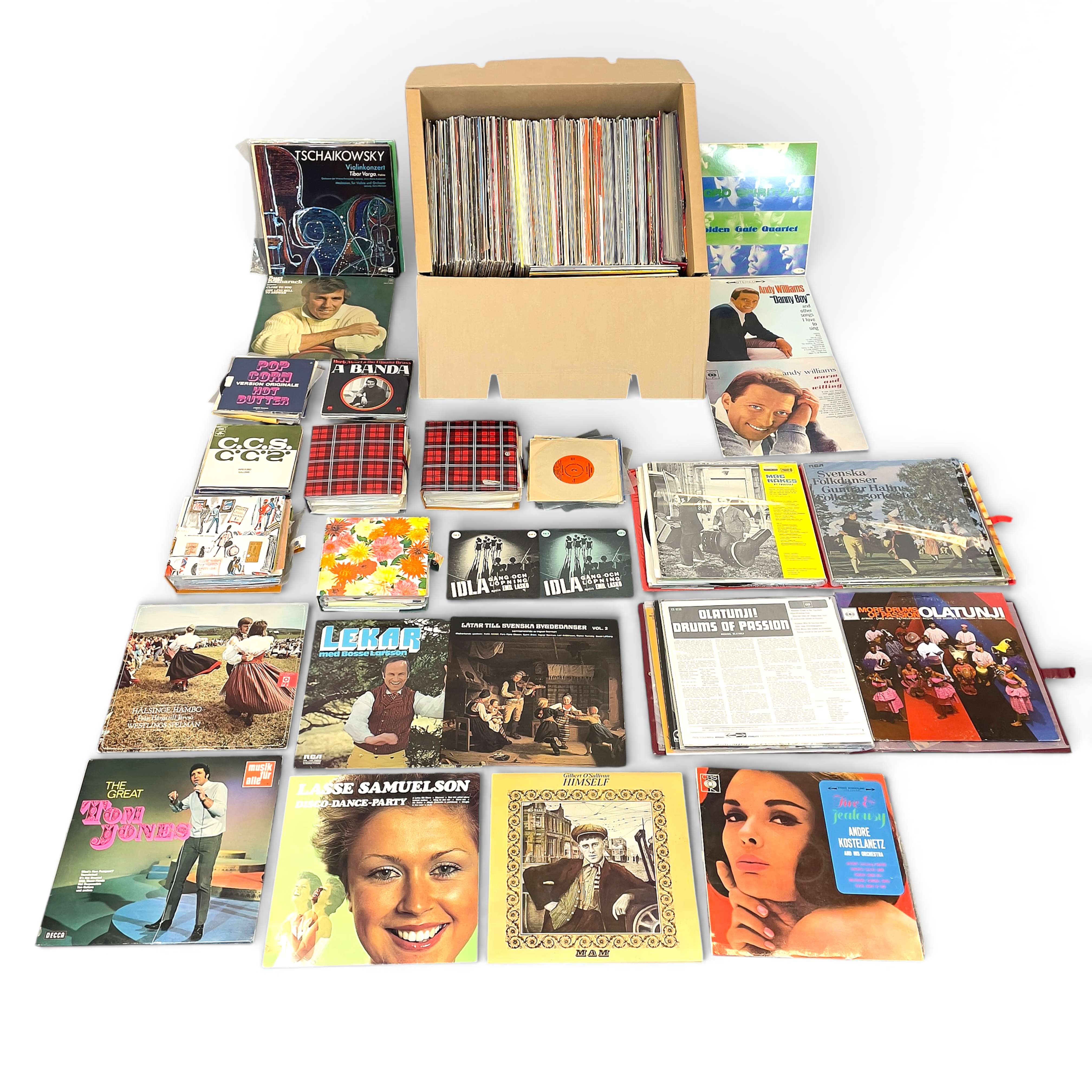 PARTI VINYLSKIVOR, ca 340 st. Folkmusik, jazz, dansmusik/gymnastikmusik, pop m.m.