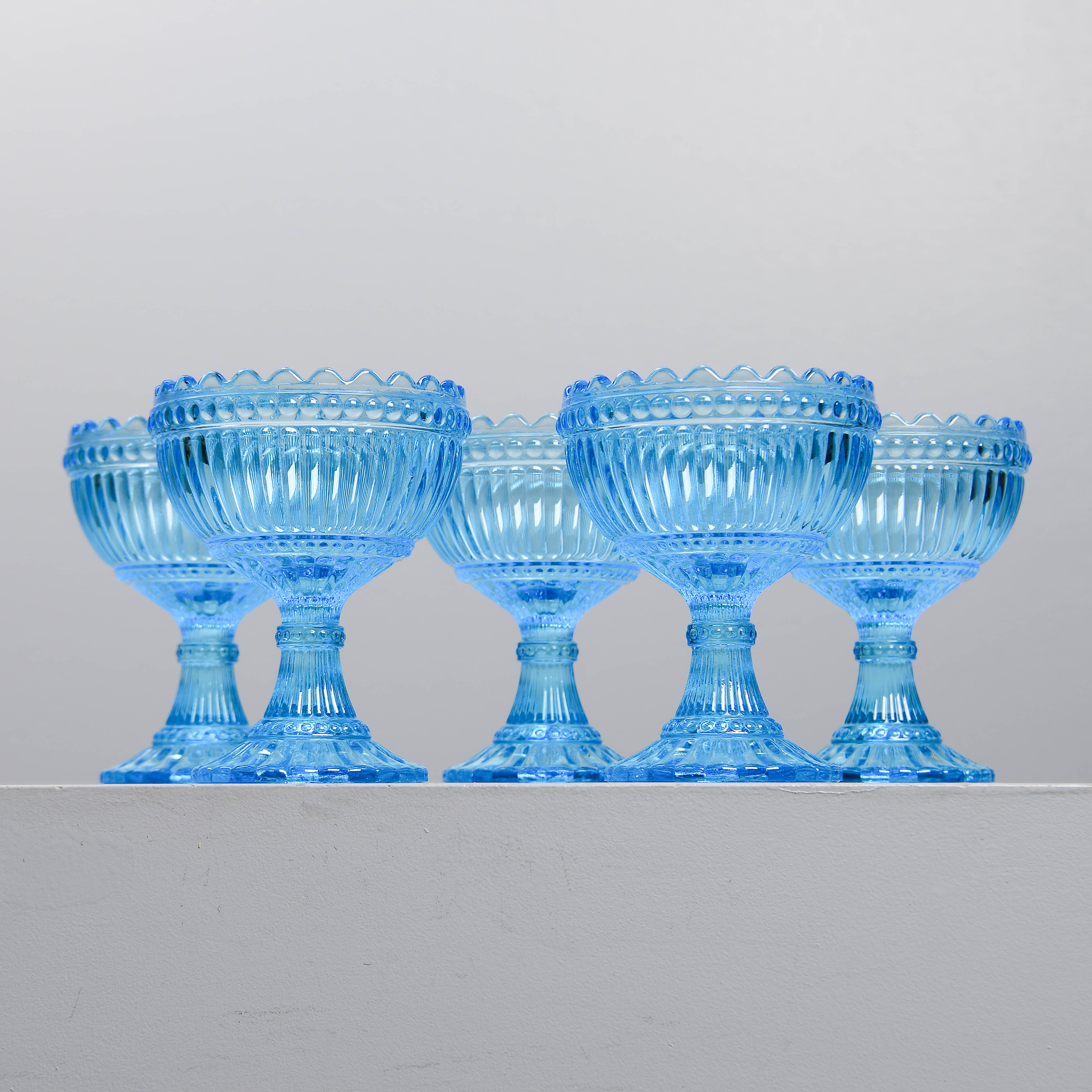 ARMI RATIA. Skål på fot, 5 st, "Mariskooli", Marimekko/Iittala, Finland.