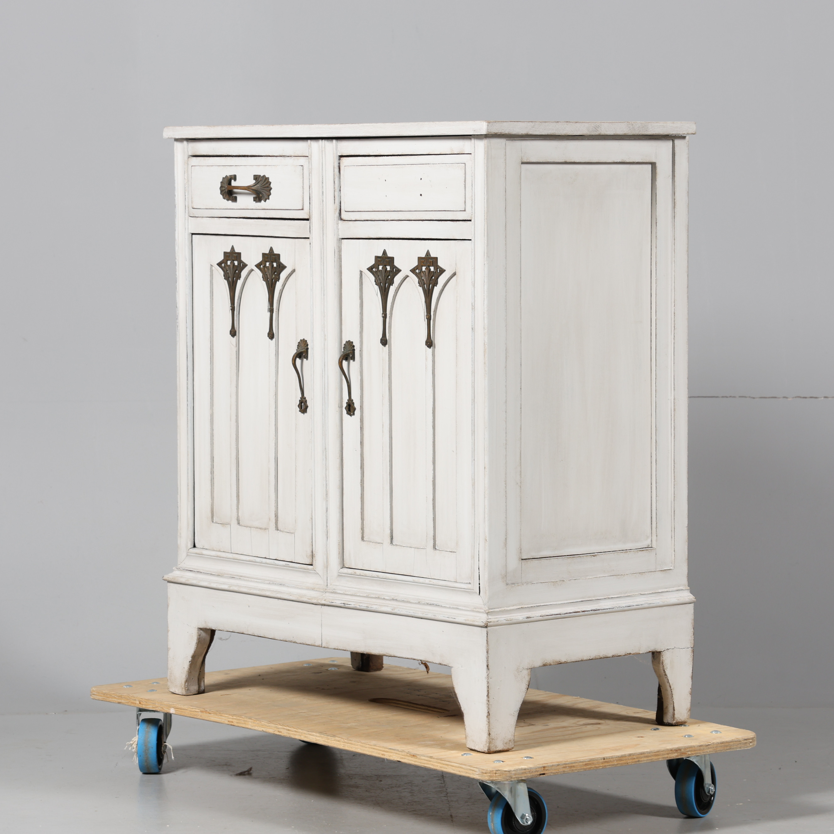 SKÄNK, 18/1900-tal, bemålad.