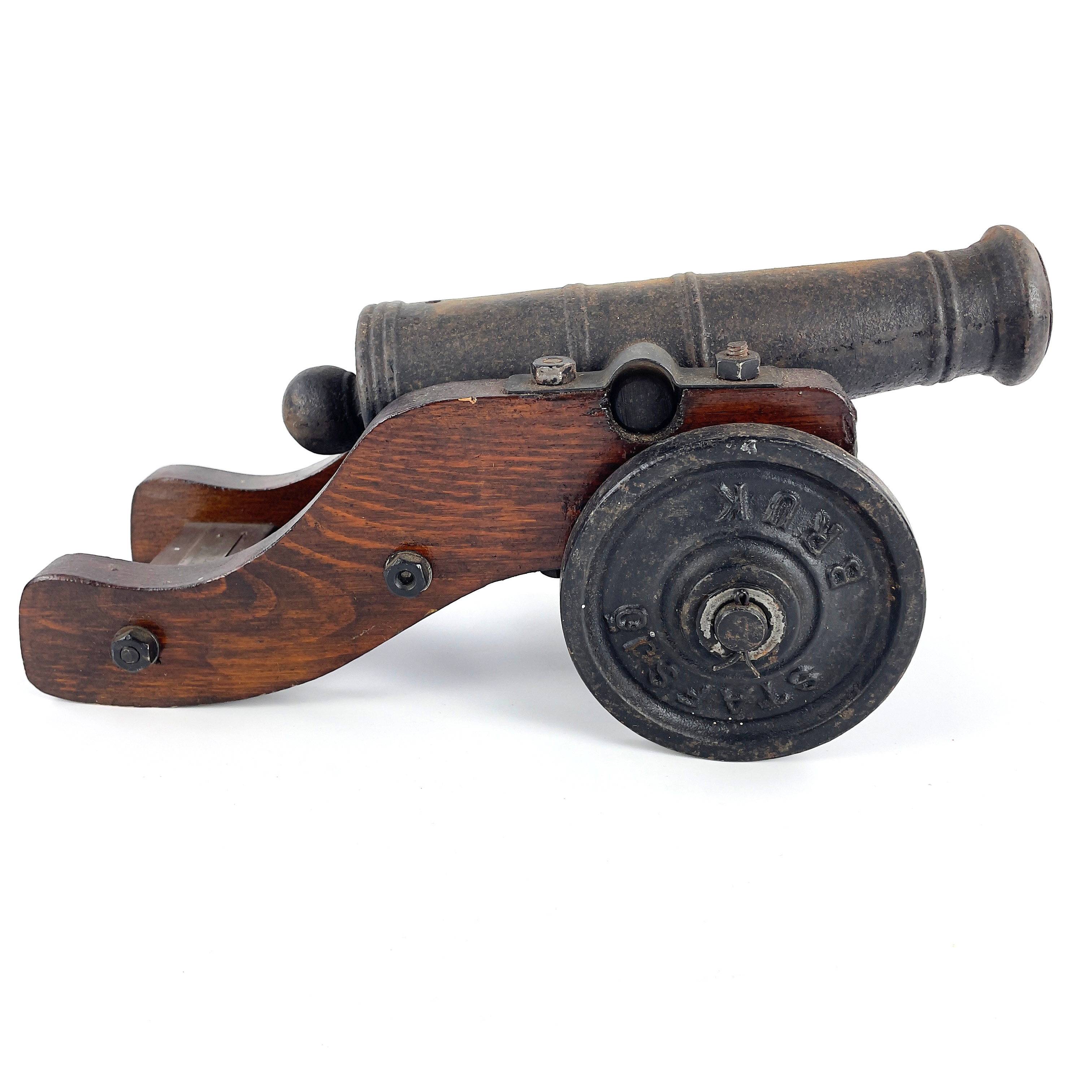 BORDSKANON, gjutjärn/trä/silver, Stafsjö Bruk, med silverplakett, 1960-tal.