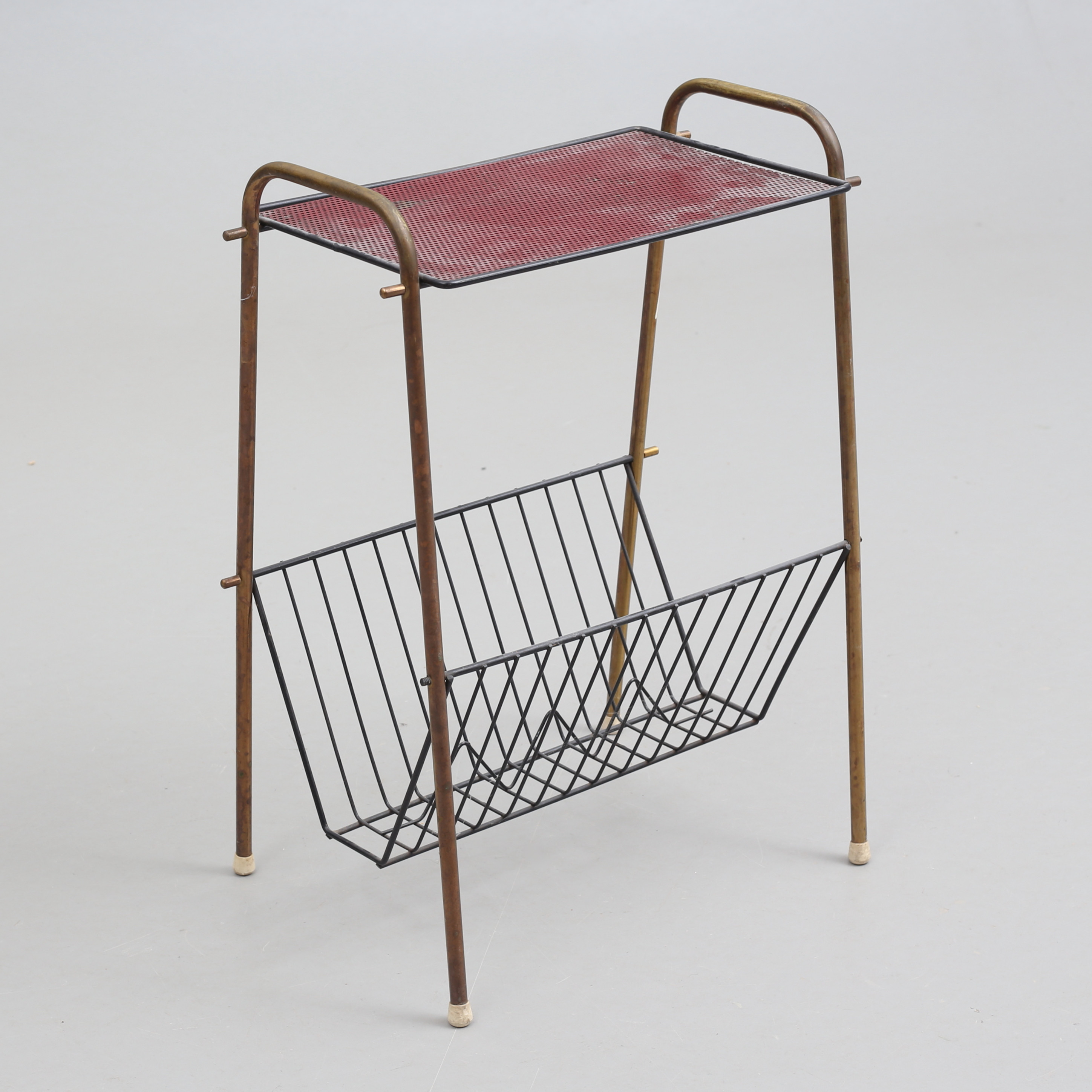 TIDNINGSBORD, metall, omkring 1900-talets mitt.