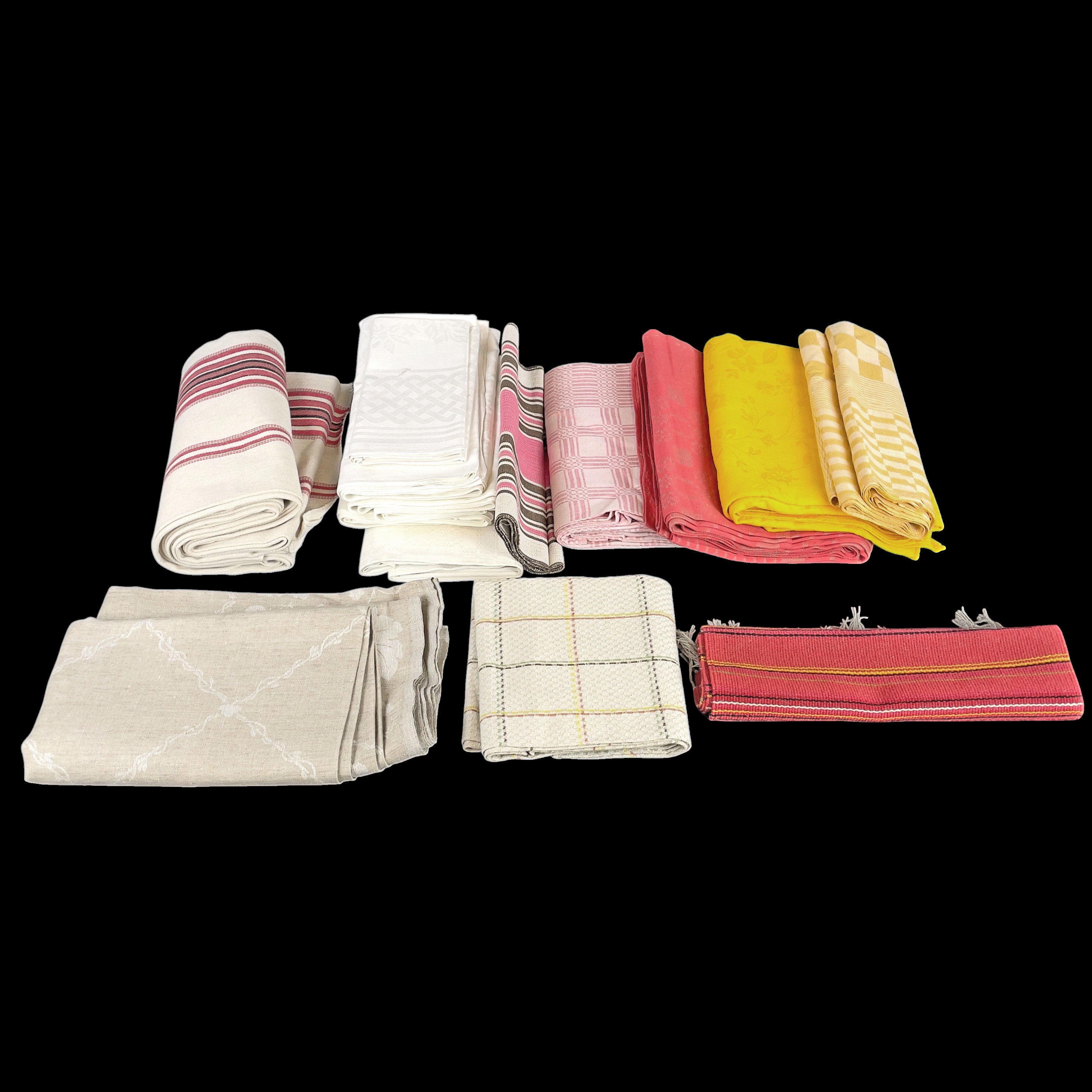 BORDSDUKAR, 14 delar, mestadels linne, 1900-talets andra hälft.