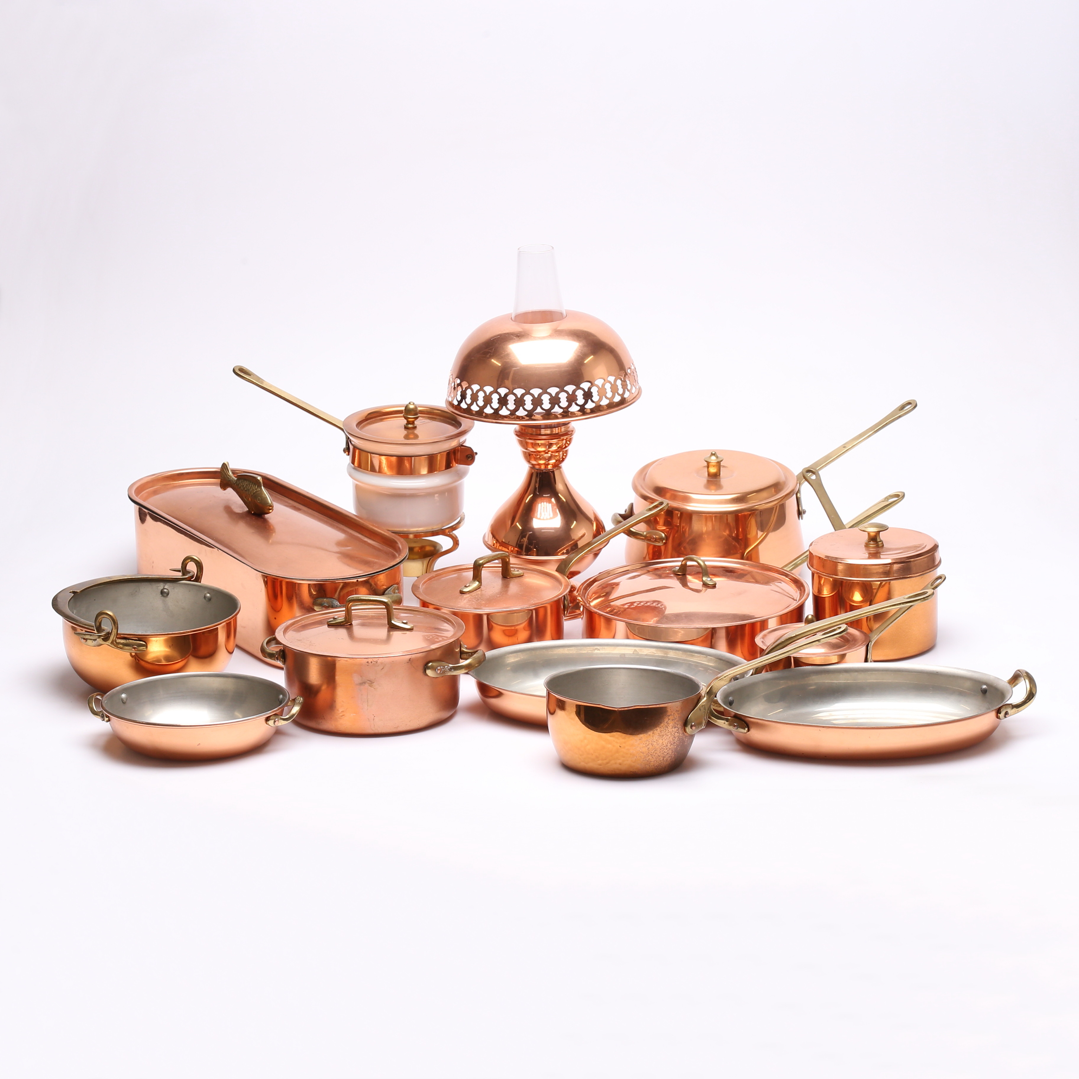 HUSGERÅD, koppar och mässing, mestadels Krögarhuset, 1900-talets andra hälft.