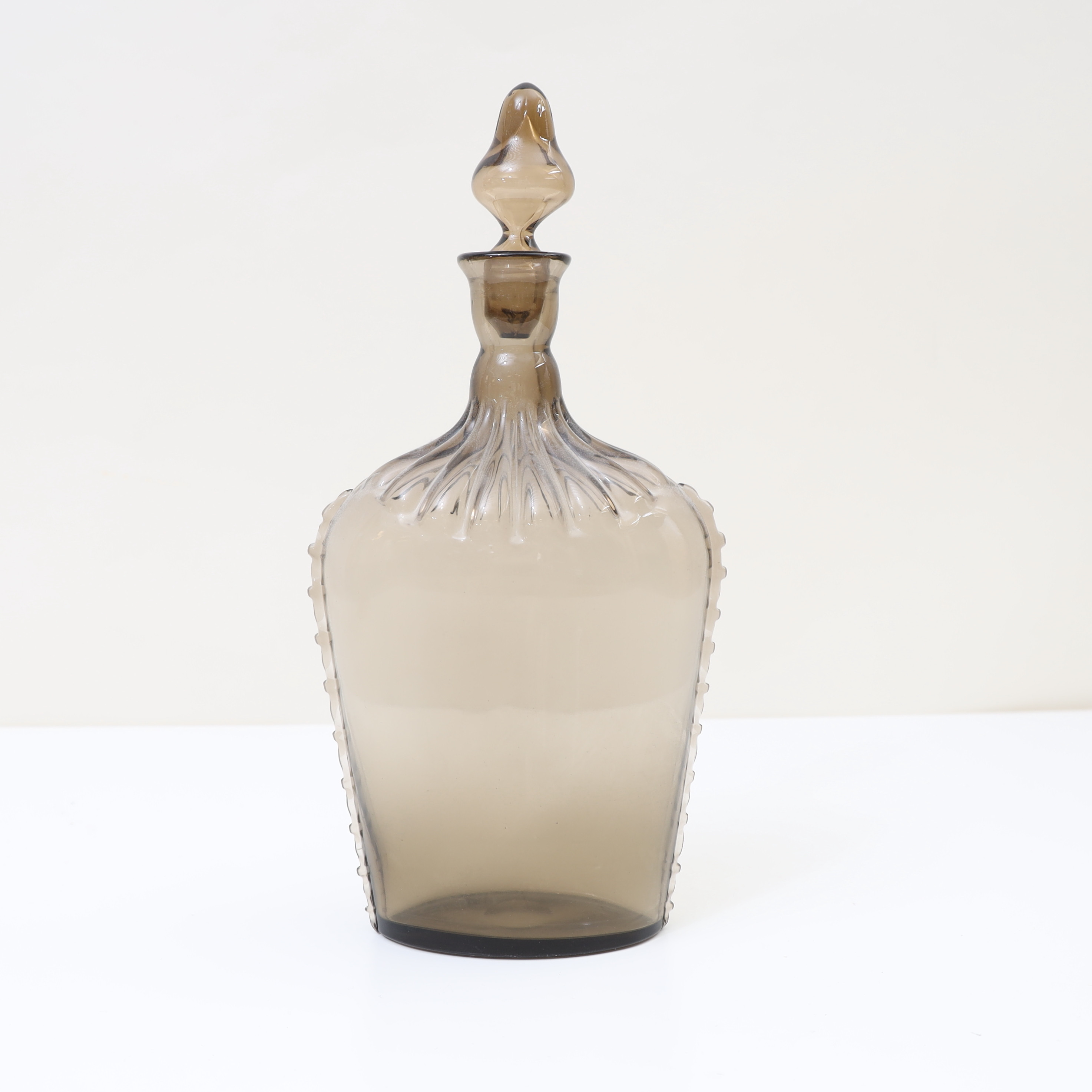 SIMON GATE. Karaff, Sandviks glasbruk, Sodatonat glas.