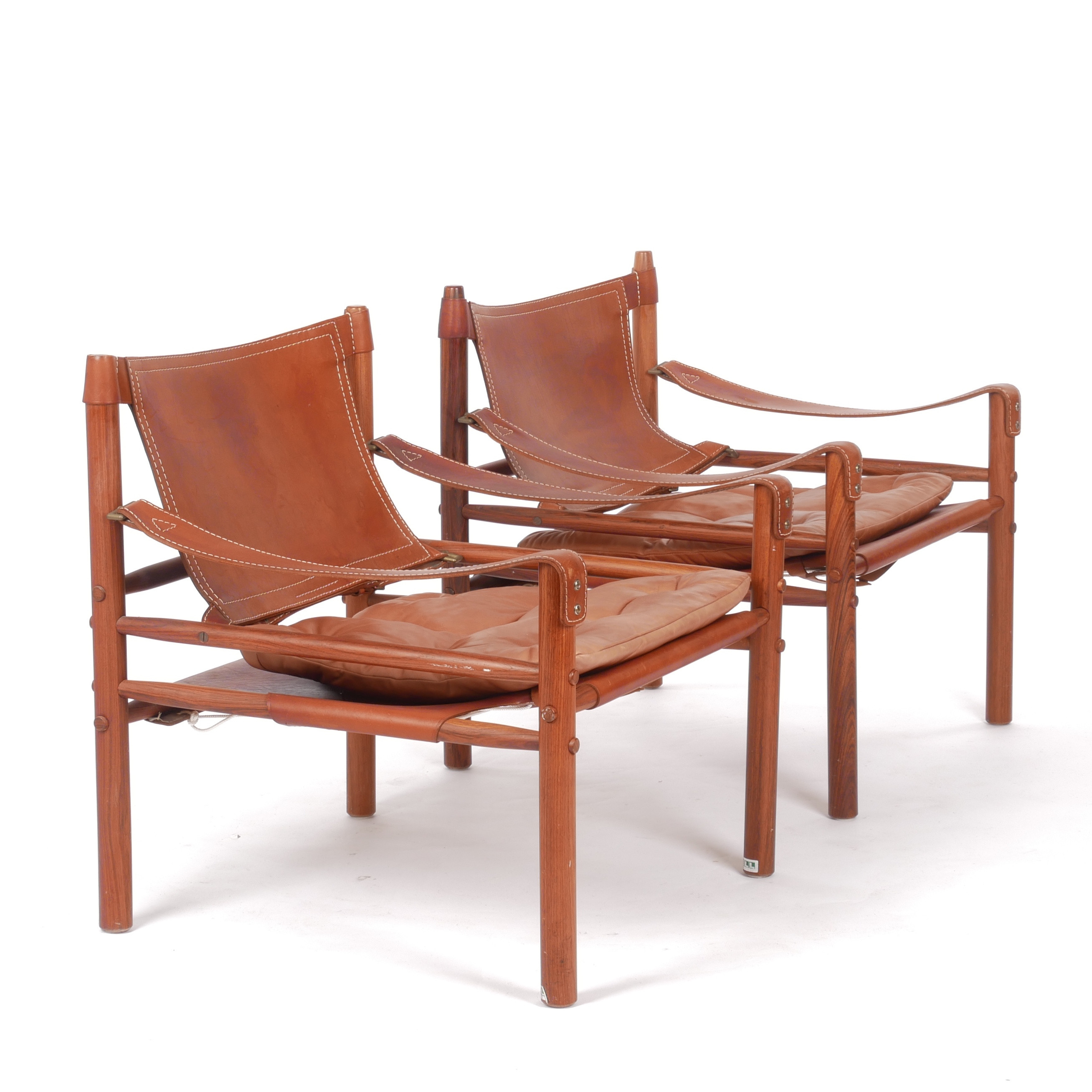 ARNE NORELL. Safaristolar, "Sirocco", palisander, skinn.
