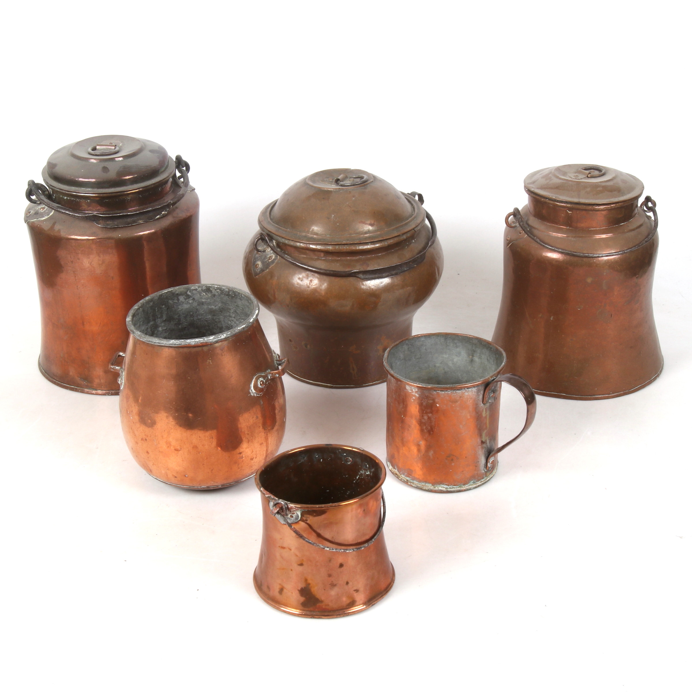 BRUKSFÖREMÅL, 6 delar, koppar, bl.a. spannar, bulkruka, mm. 18/1900-tal.