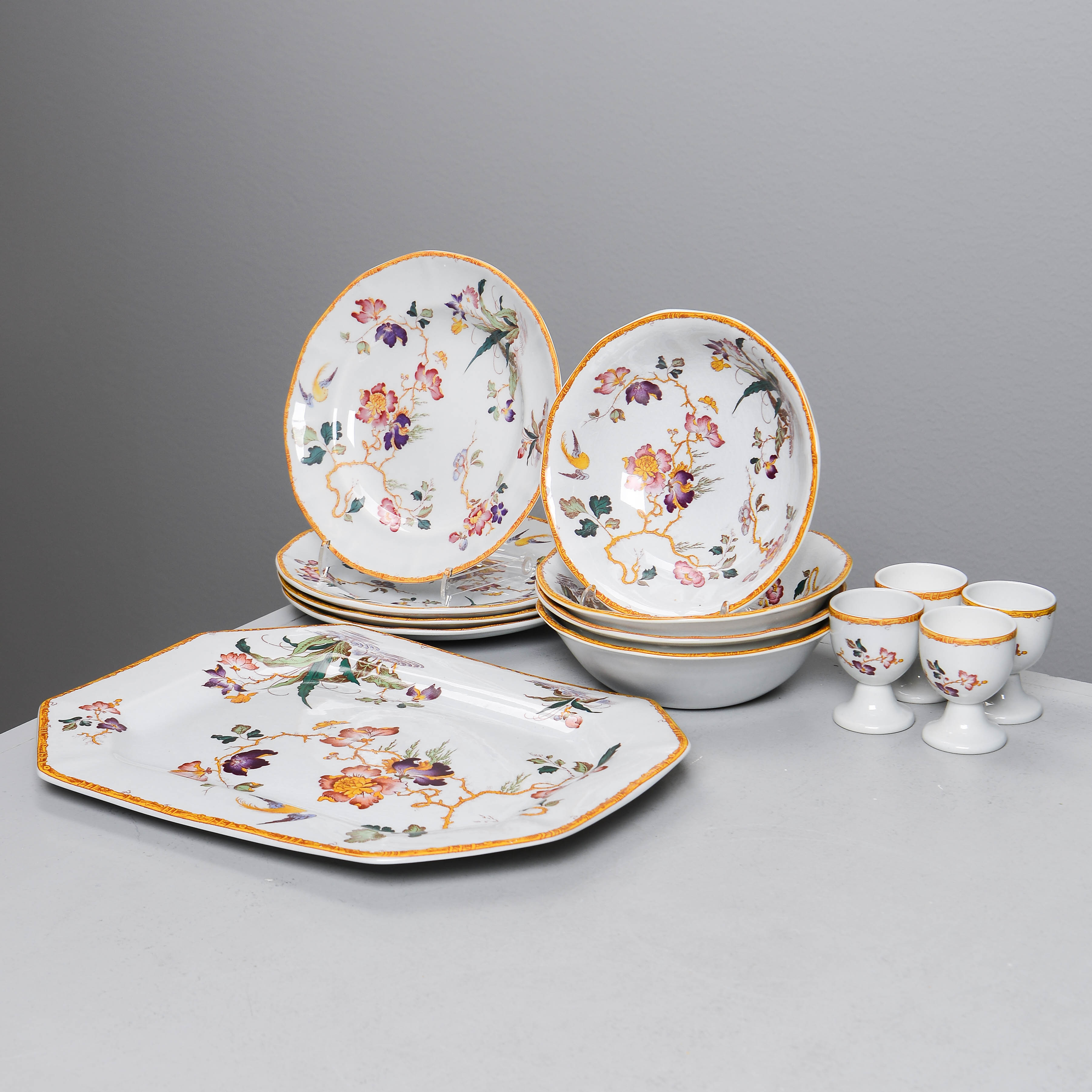 WEDGWOOD, frukostservis för 4 personer, "Devon Rose", Georgetown Collection, England (12 delar).