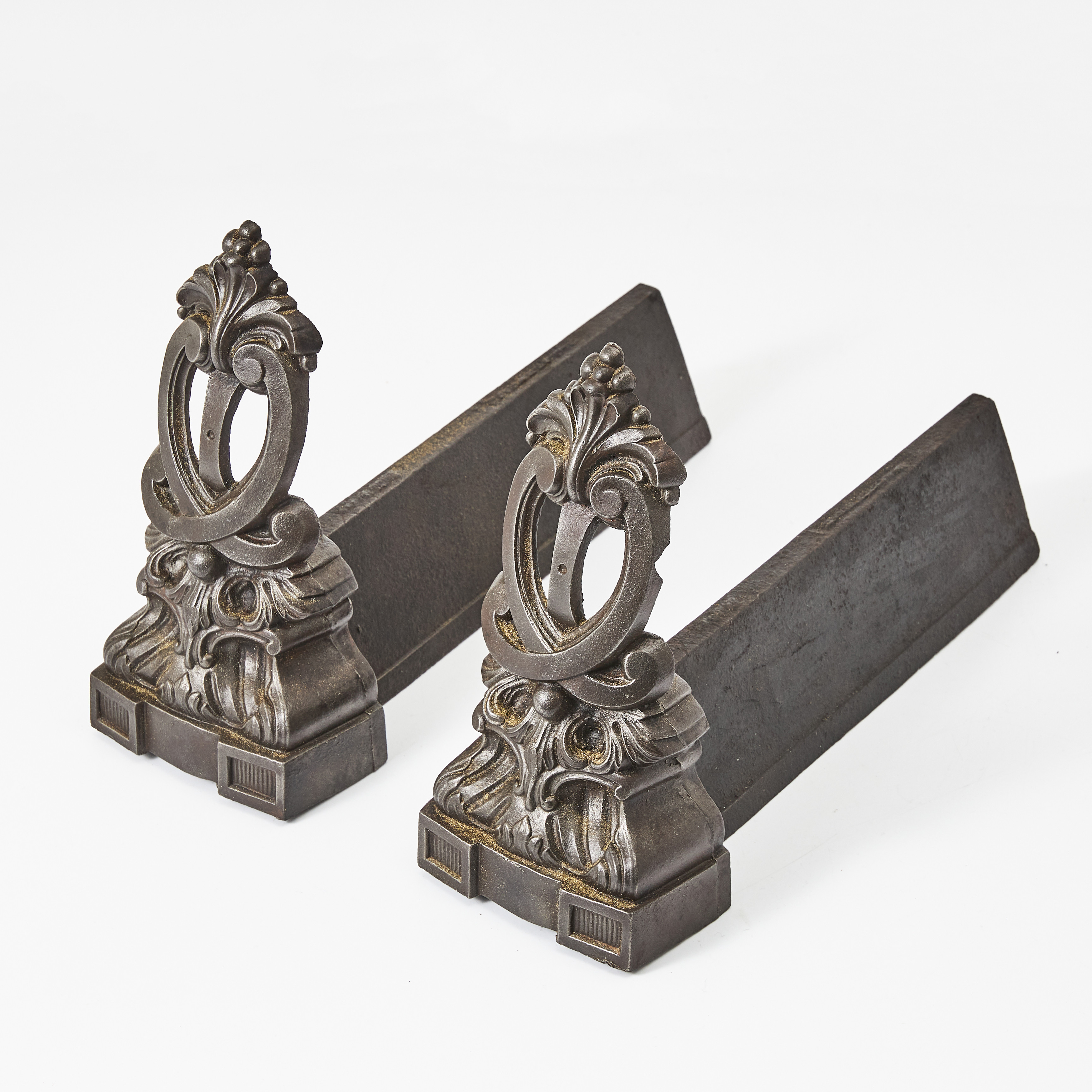 ELDHUNDAR, ett par, voluter, gjutjärn, 1900-tal.