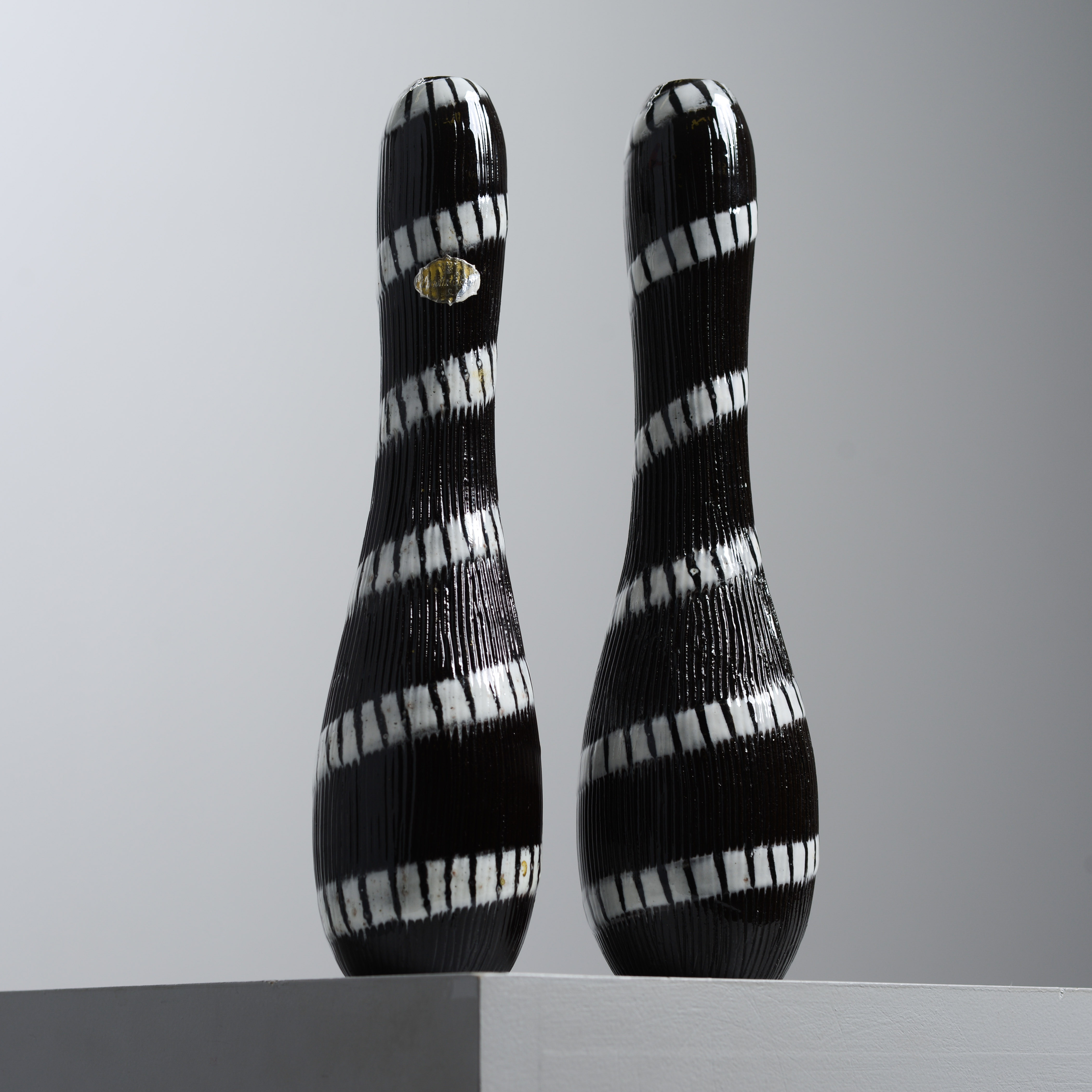 INGRID ATTERBERG. Vaser, 2 st, modell 2164, Upsala-Ekeby, 1954-56.