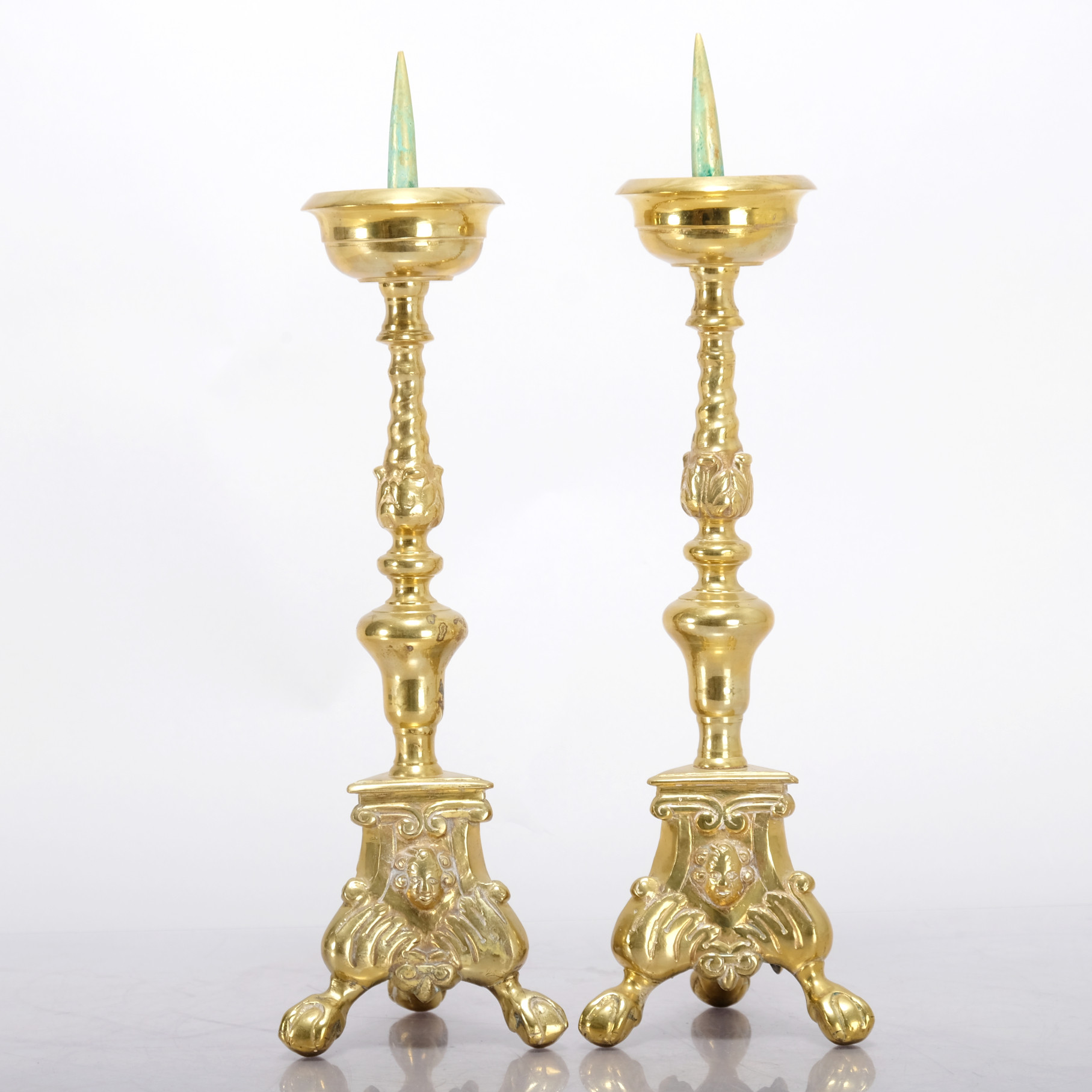 ALTARSTAKAR, i mässing. 2 delar.