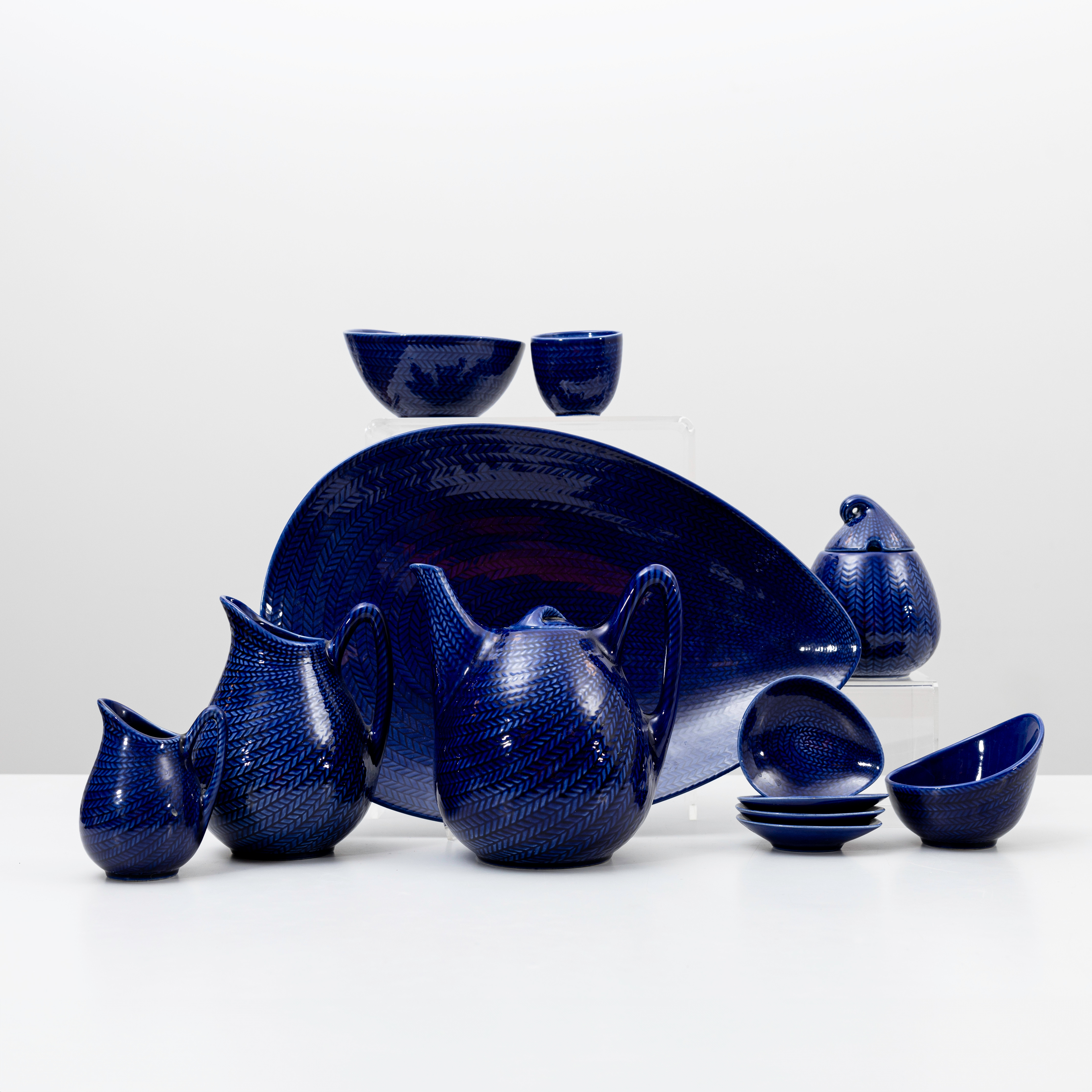 HERTHA BENGTSON. Servisdelar, 12 st, flintgods, "Blå eld", formgiven 1950, Rörstrand.