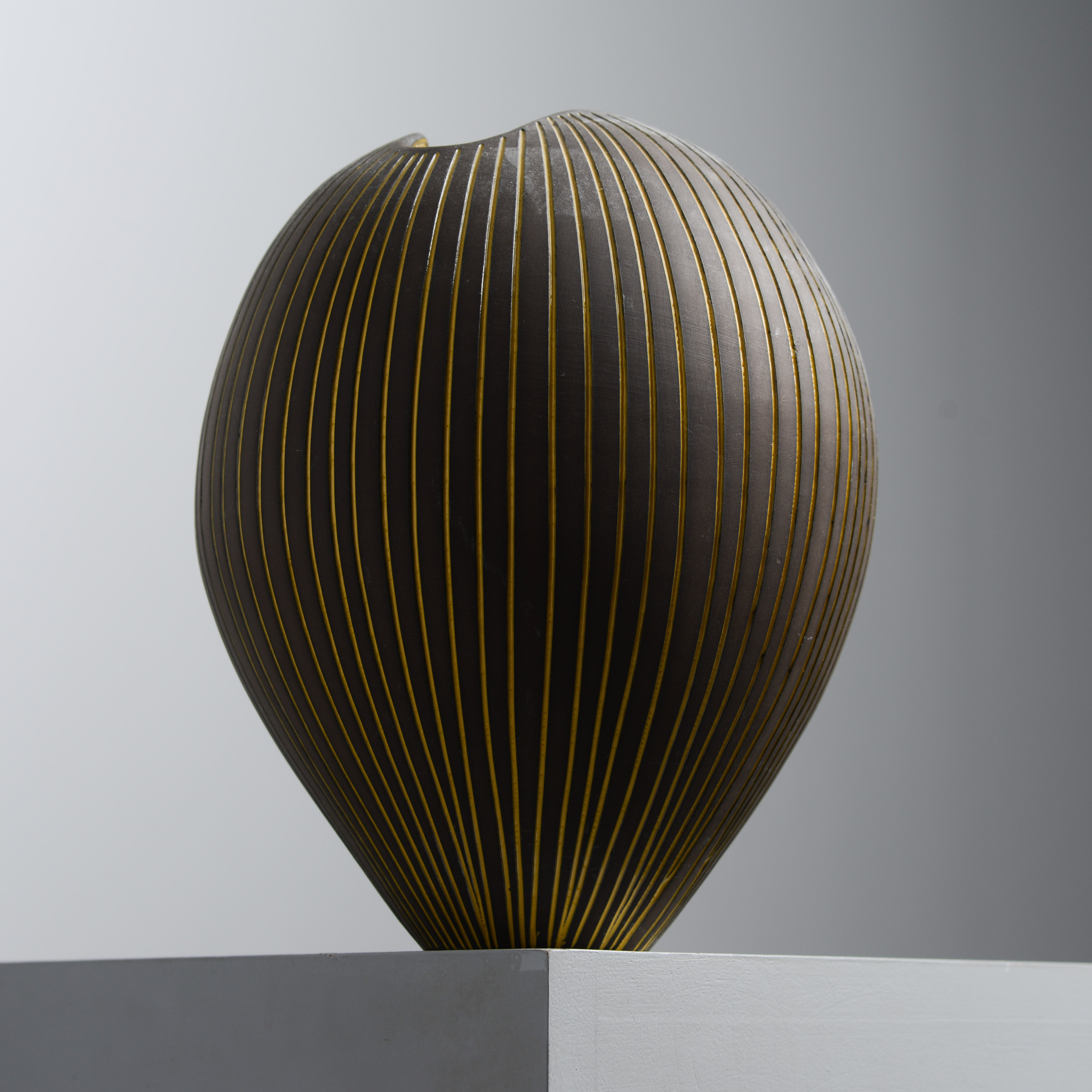 HJÖRDIS OLDFORS. "Kokos", krus, modell 5031, Upsala-Ekeby, 1954.