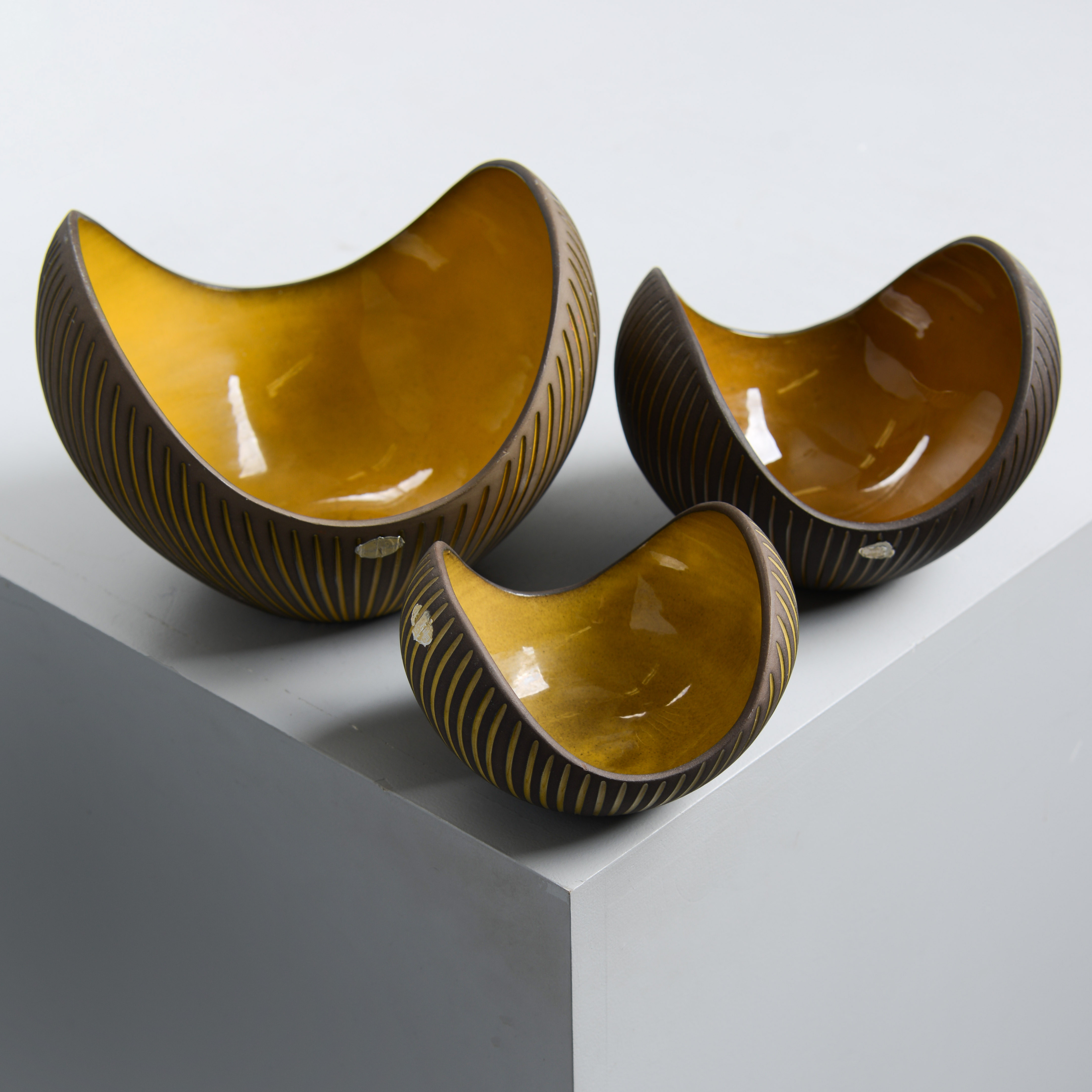 HJÖRDIS OLDFORS. "Kokos", skålar, 3 st, Upsala-Ekeby, 1954.