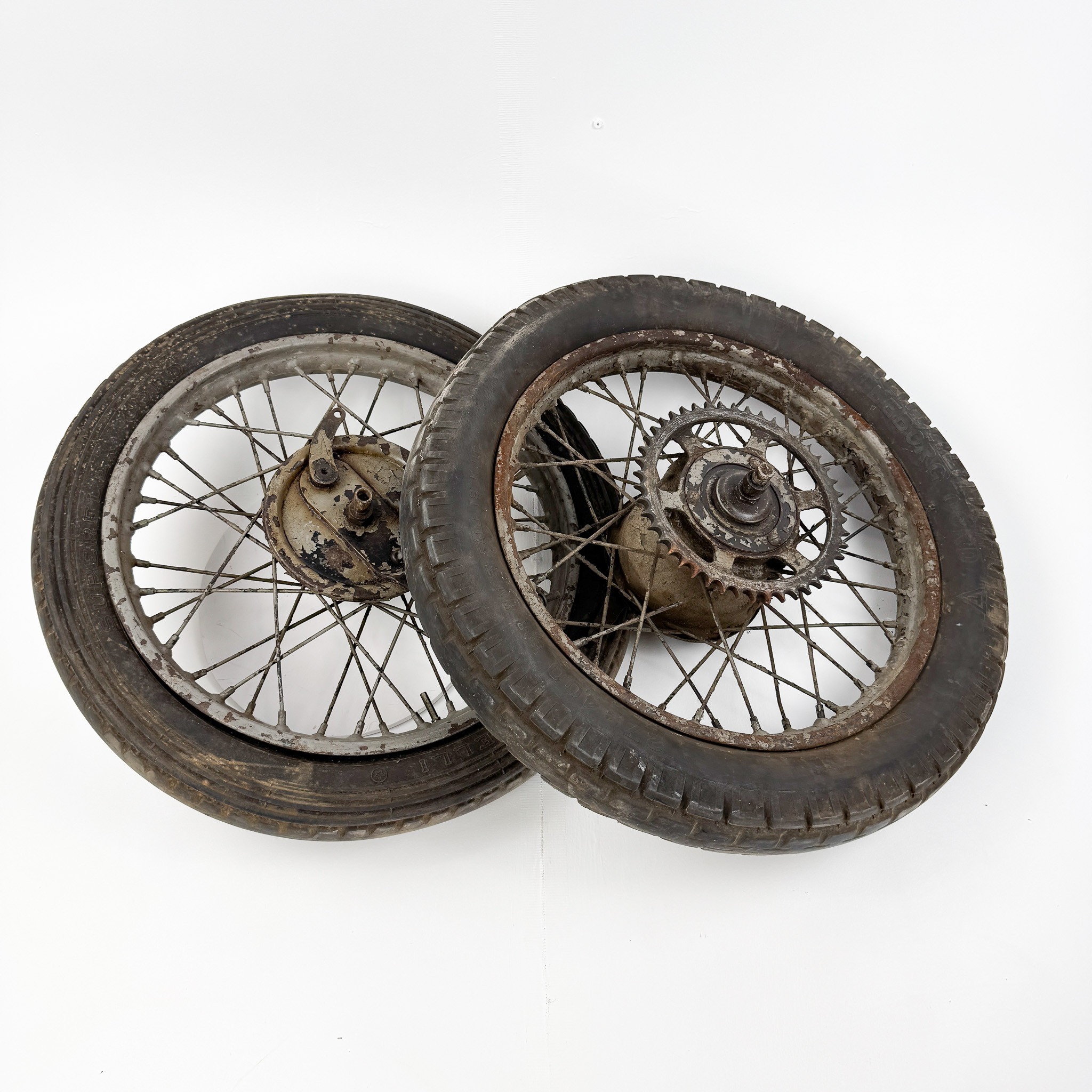 ROYAL ENFIELD, hjul, ett par, 1930-tal, England.