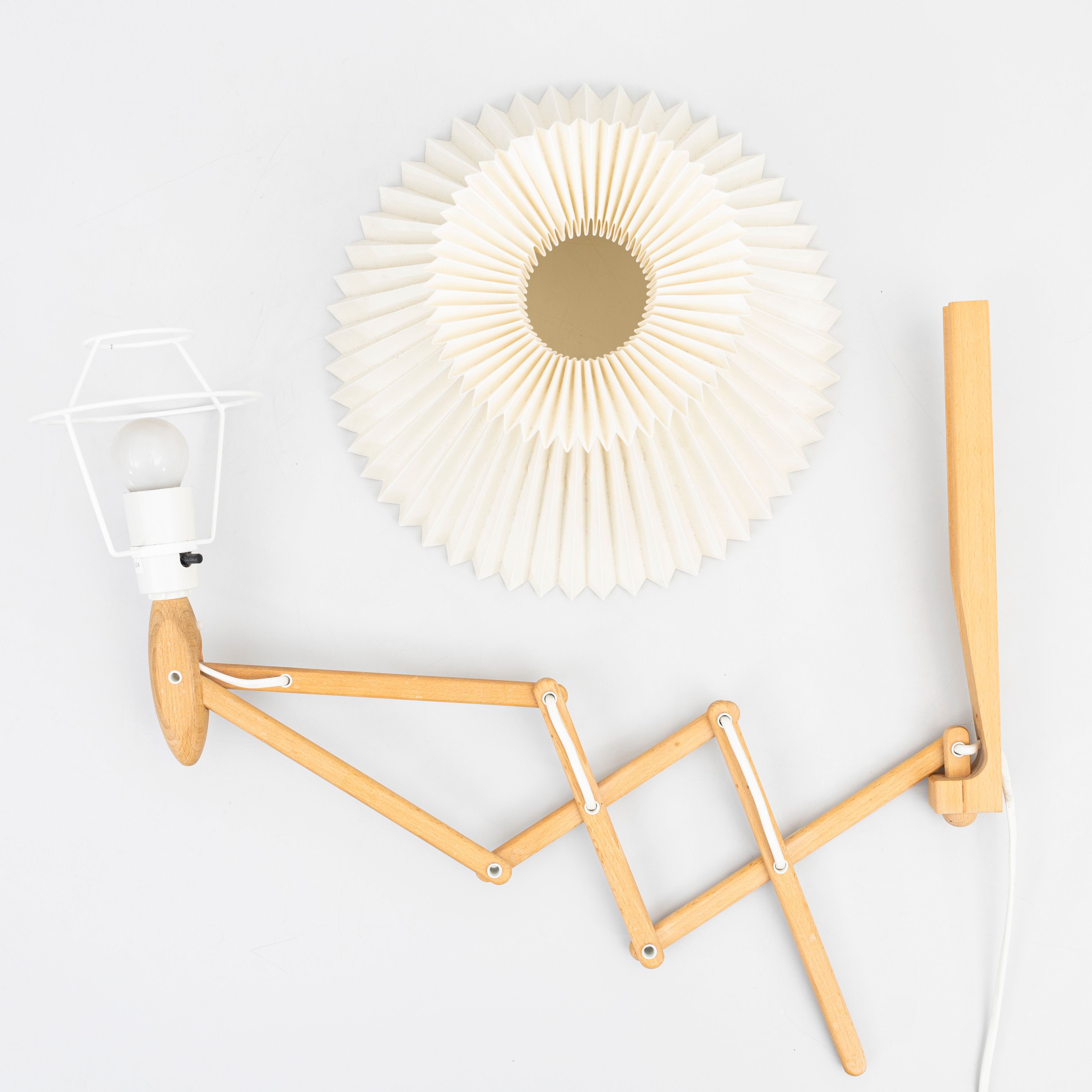 ERIK HANSEN. VÄGGLAMPA, ek, le klint 234, "Saxlampan", formgiven 1952, Odense, Danmark.