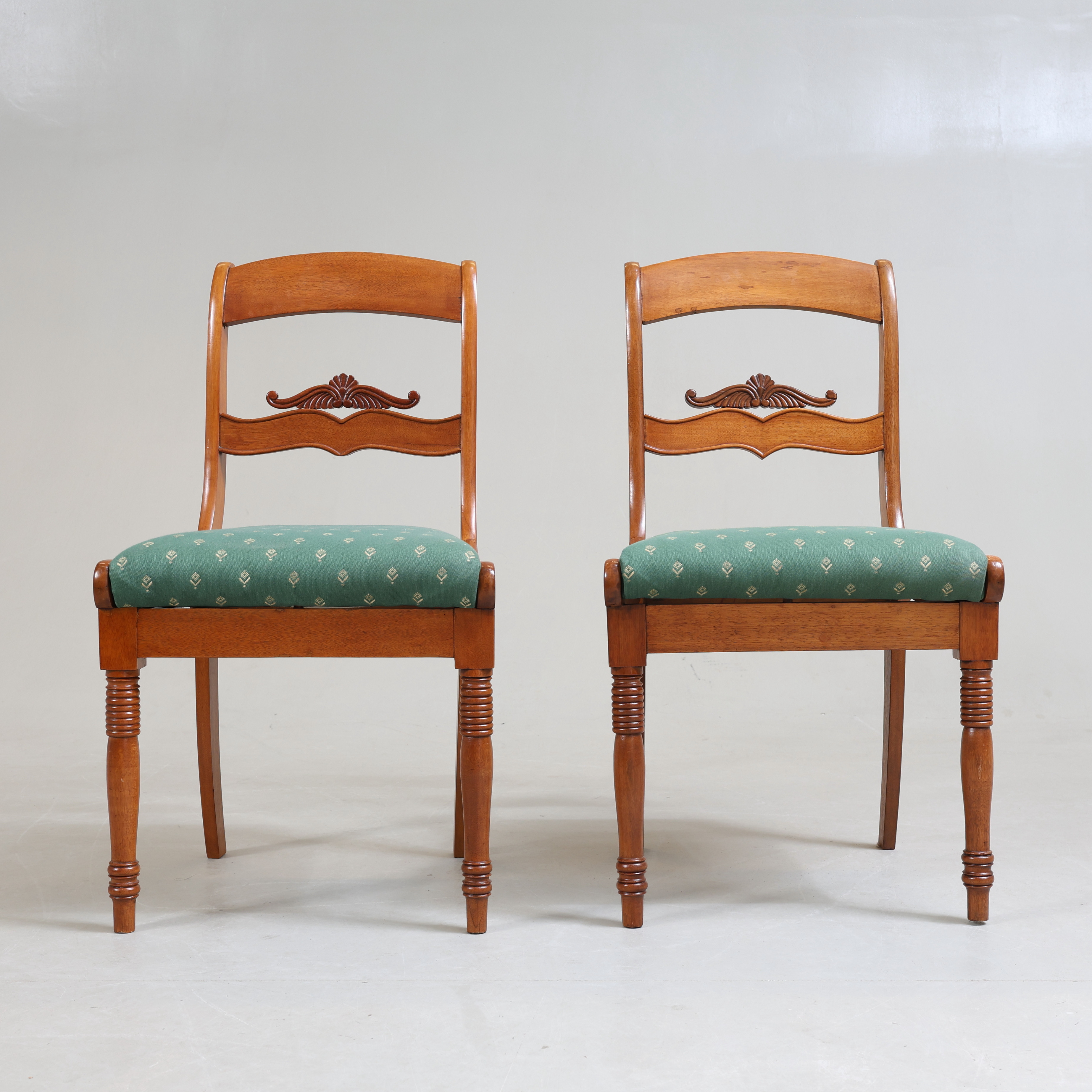 STOLAR, 1 par, Karl Johan-stil, 1900-tal.