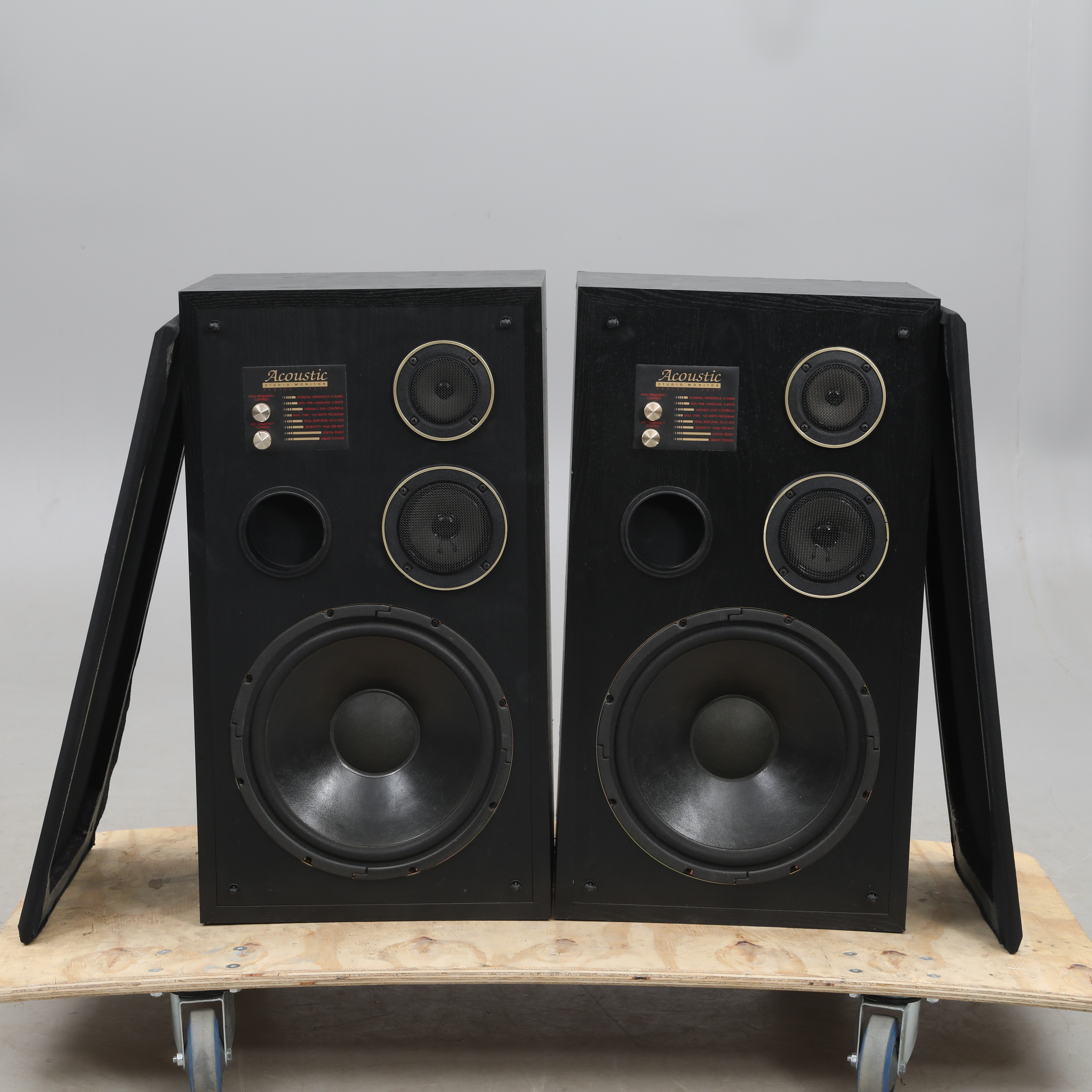 HÖGTALARE, ett par, Acoustic studio monitor, series 3311.