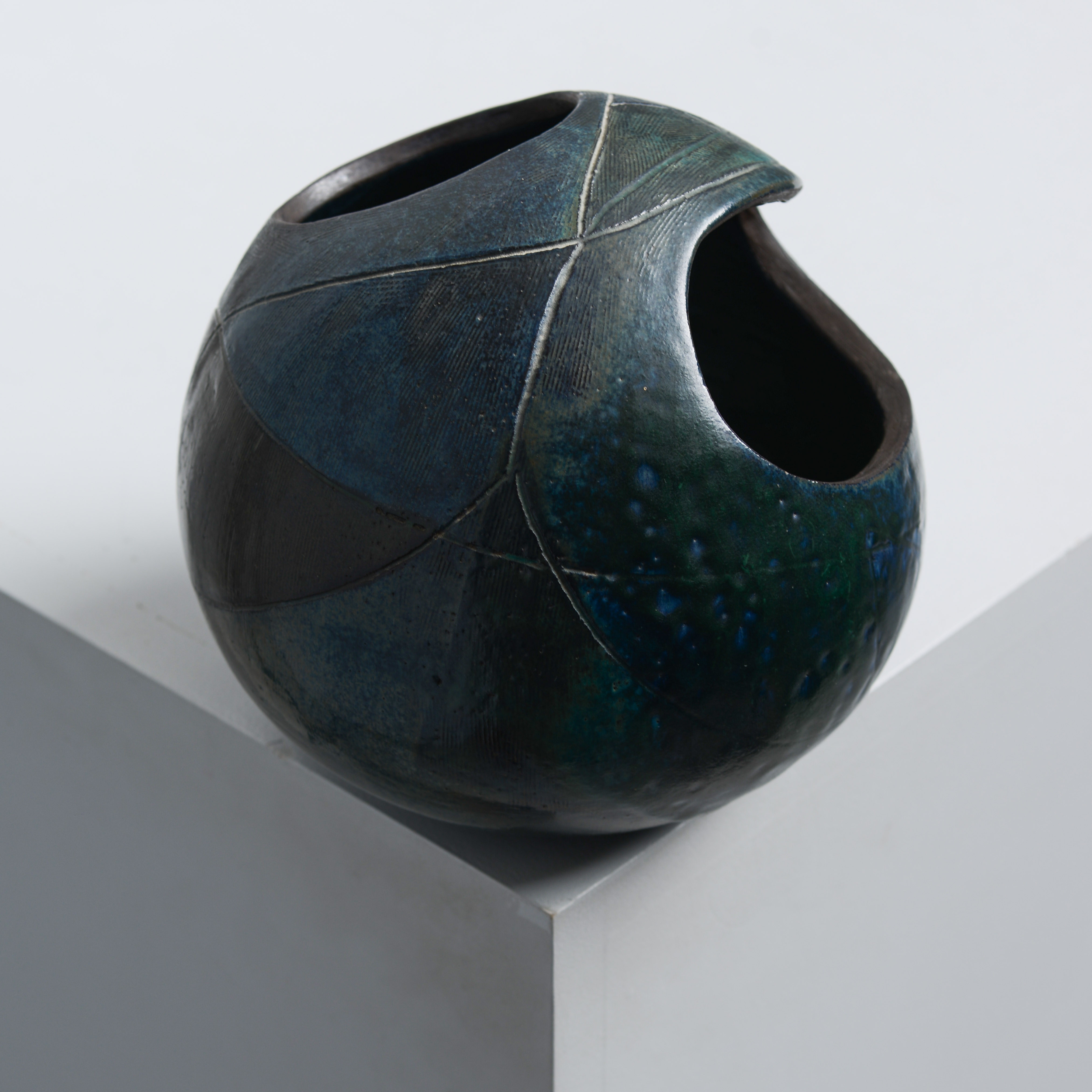 HJÖRDIS OLDFORS. Vas, unikat, Upsala-Ekeby, 1950-tal.