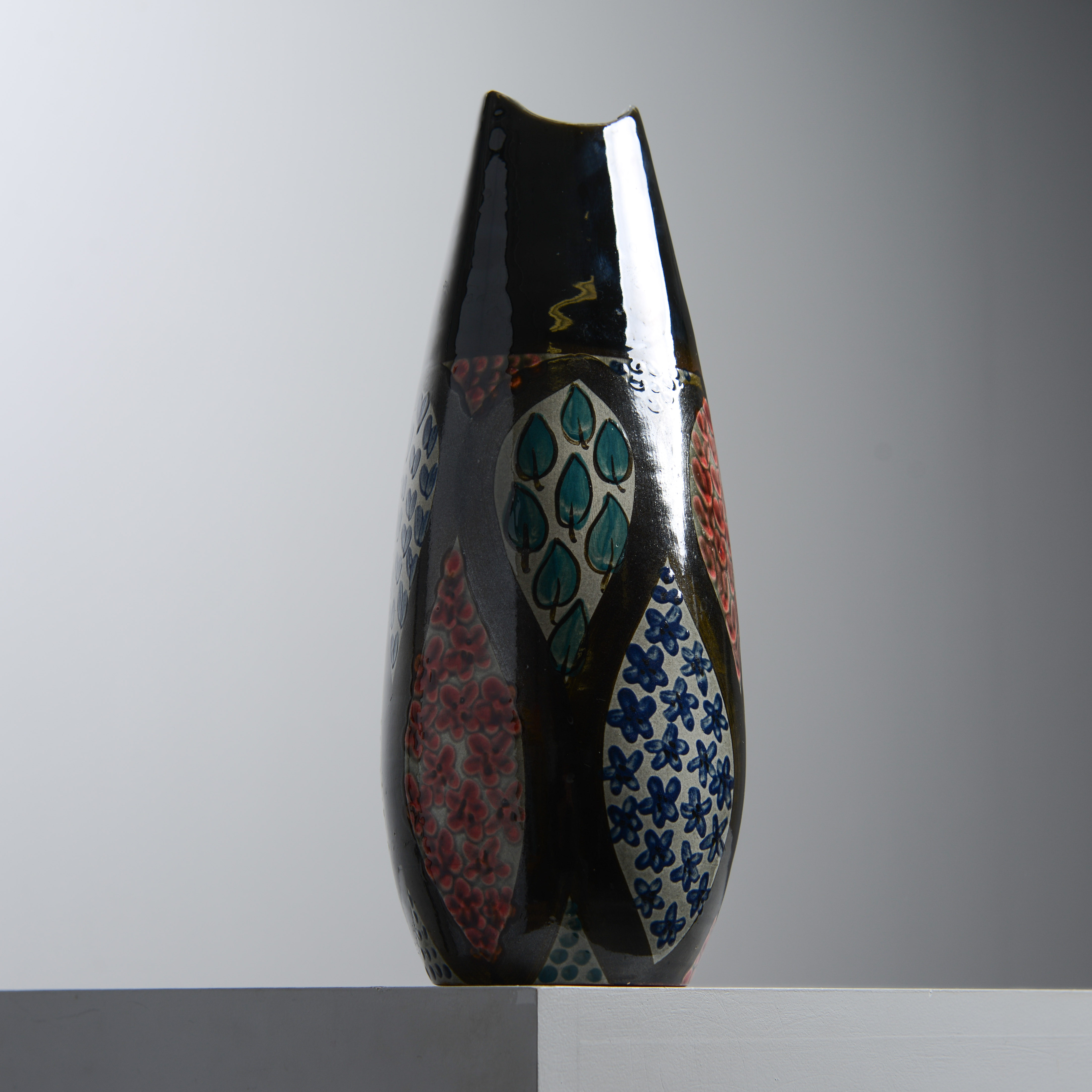 INGRID ATTERBERG. "Mimosa", vas, modell 2100, Upsala-Ekeby, 1952-54.