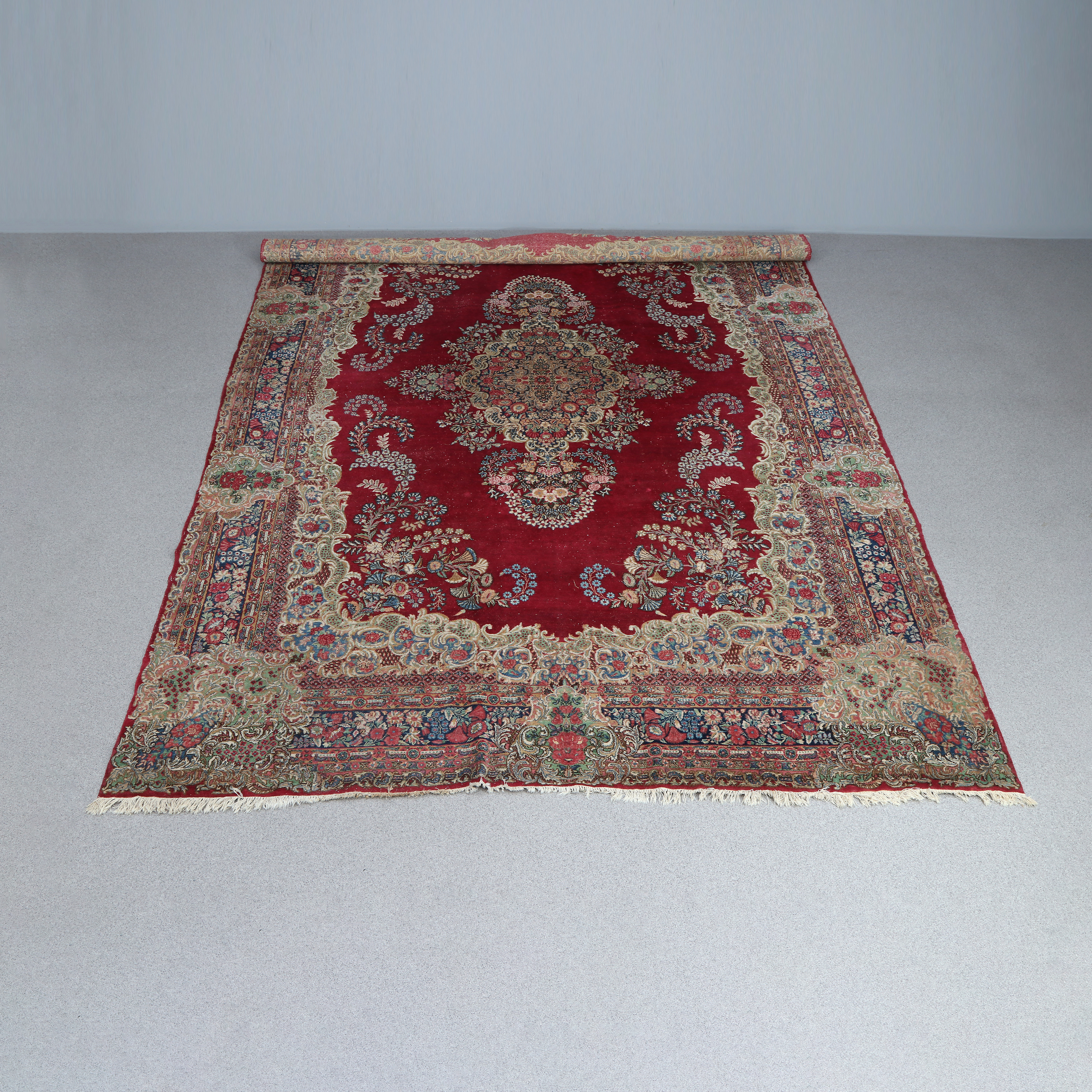 KIRMAN, SALONGSMATTA. Handknuten, ull på bomullsvarp. Persisk, semiantik, ca 1930-50.