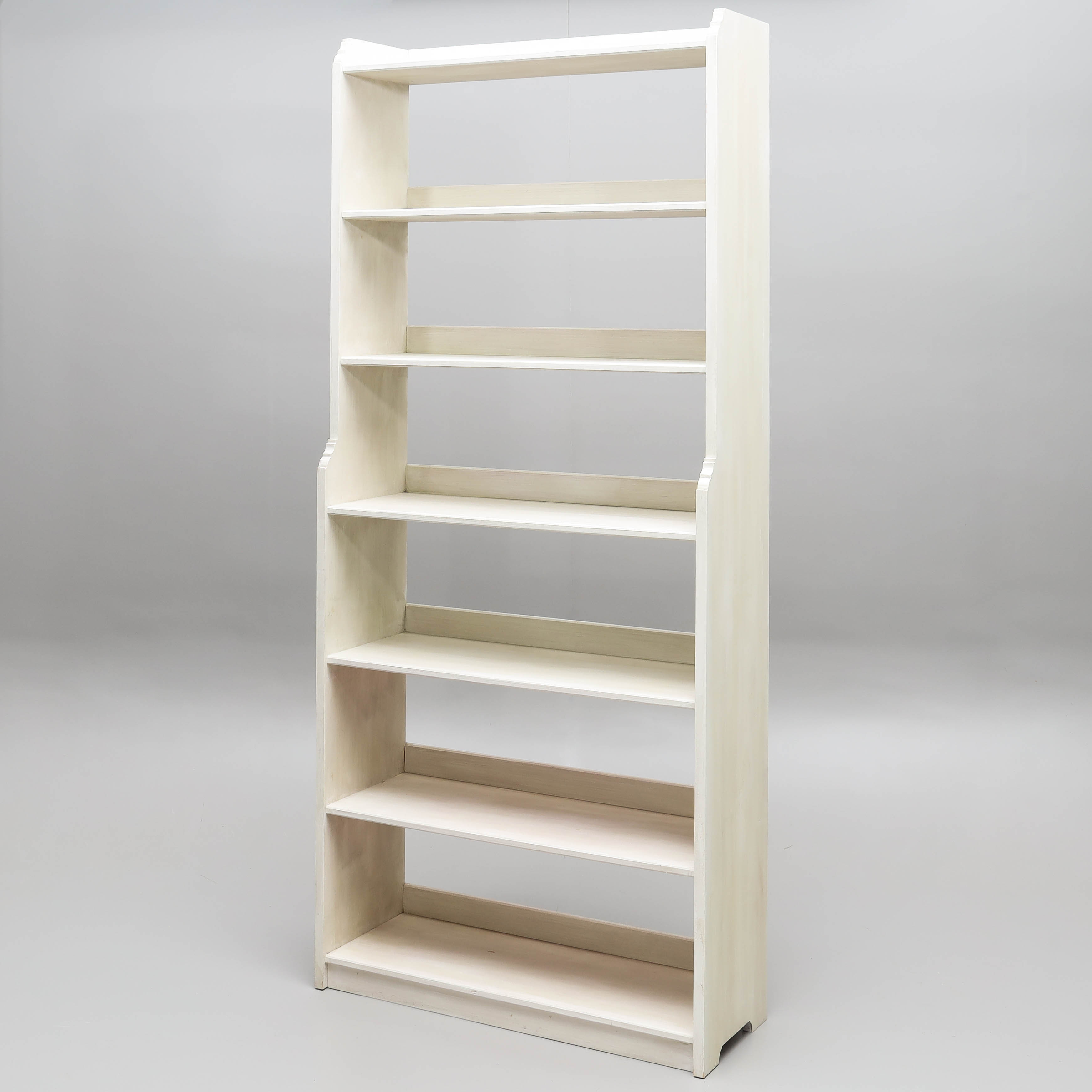 BOKHYLLA, bemålad furu, lantlig stil, 2000-tal.