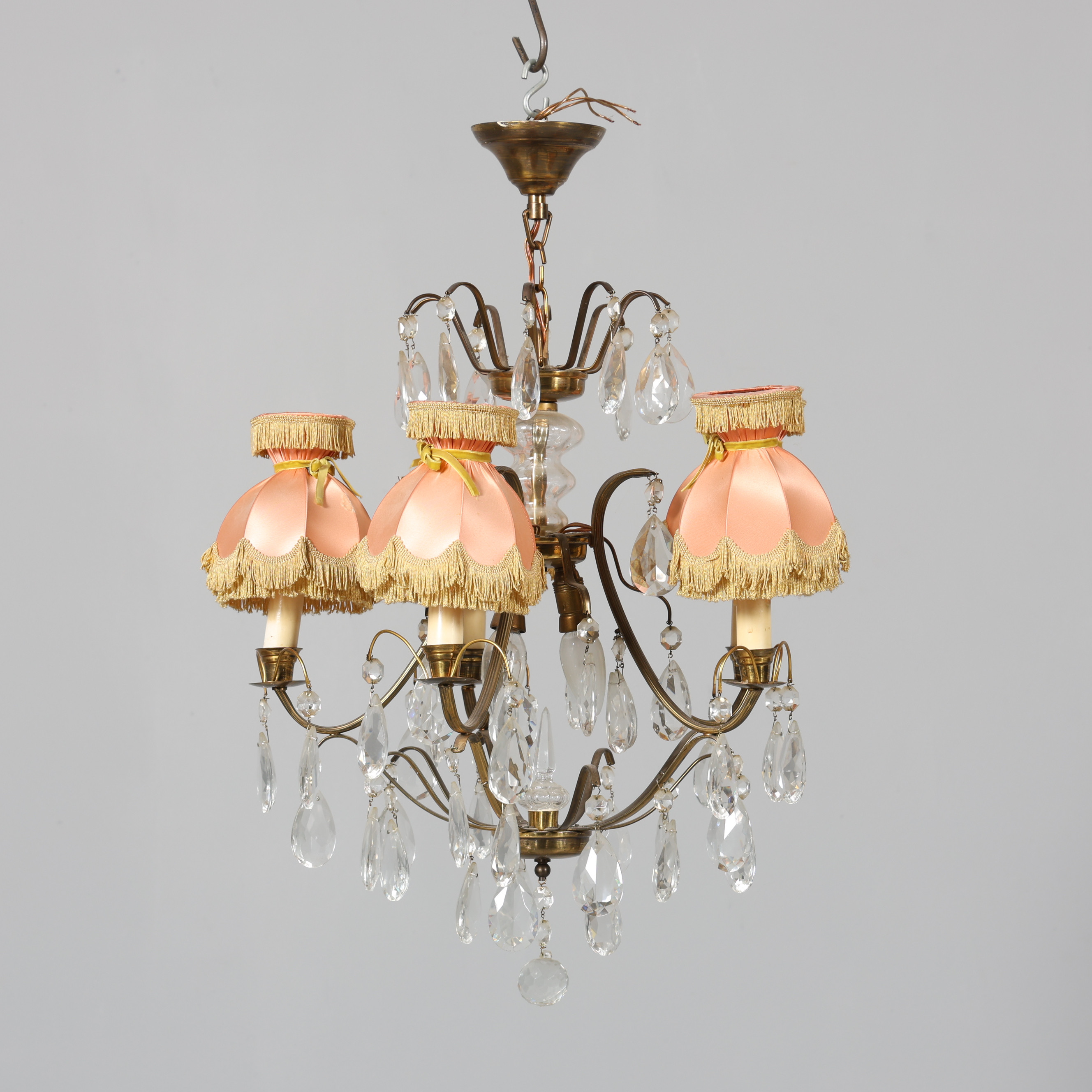 LJUSKRONA, barockstil, mässing samt prismor, 1900-tal.