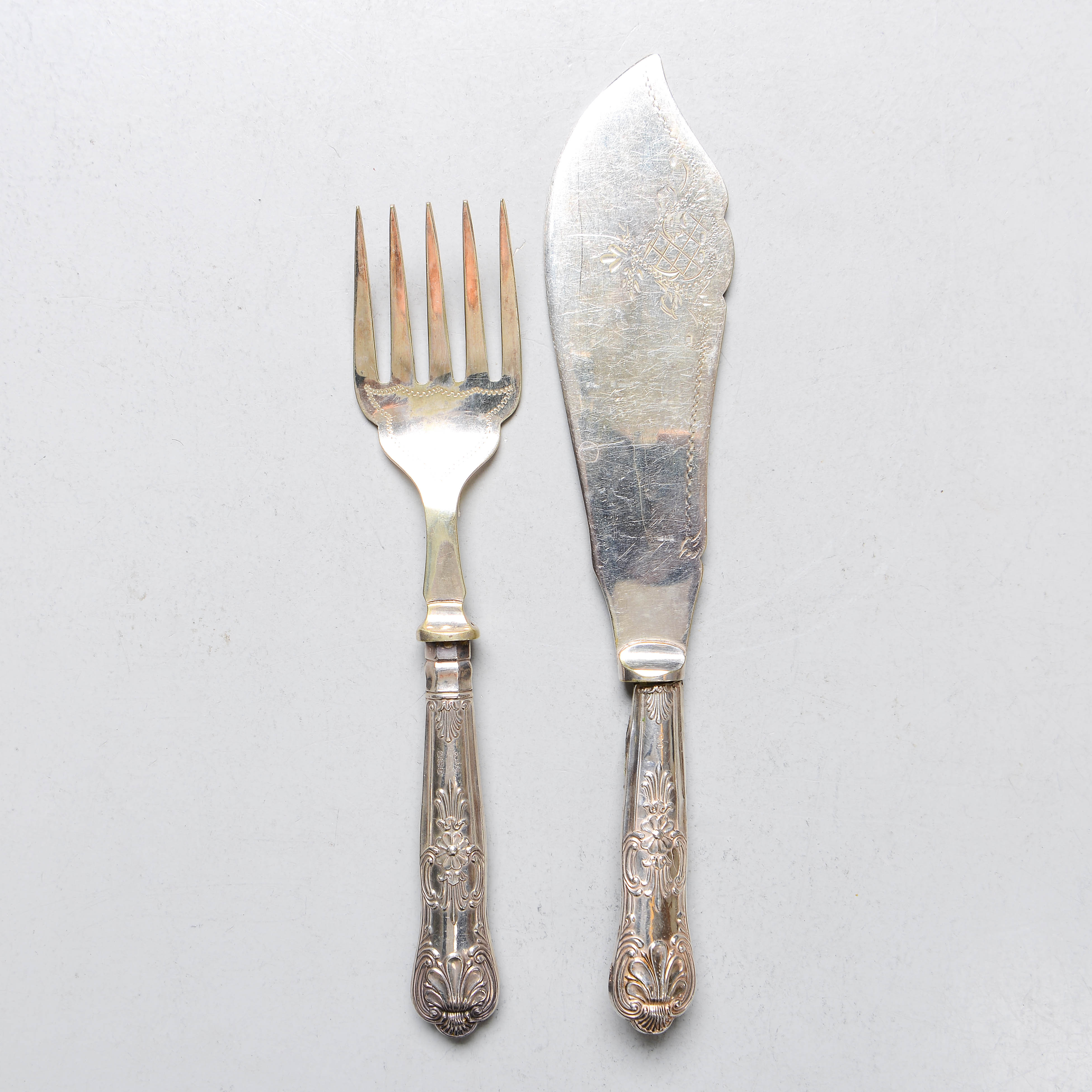 FISKBESTICK för servering, silver & nysilver, England, 18/1900-tal.