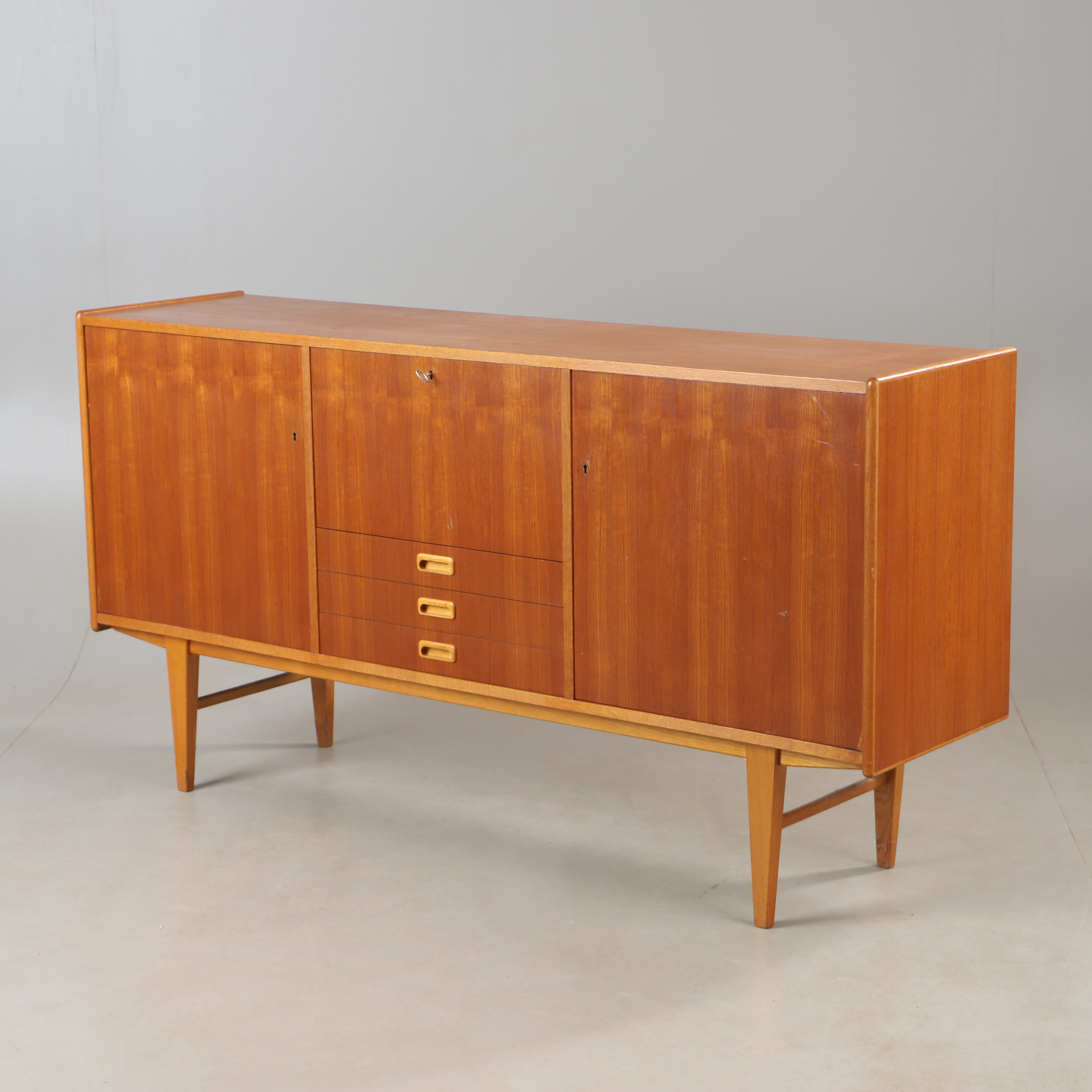 SIDEBOARD, teak och ek, 1900-talets mitt.