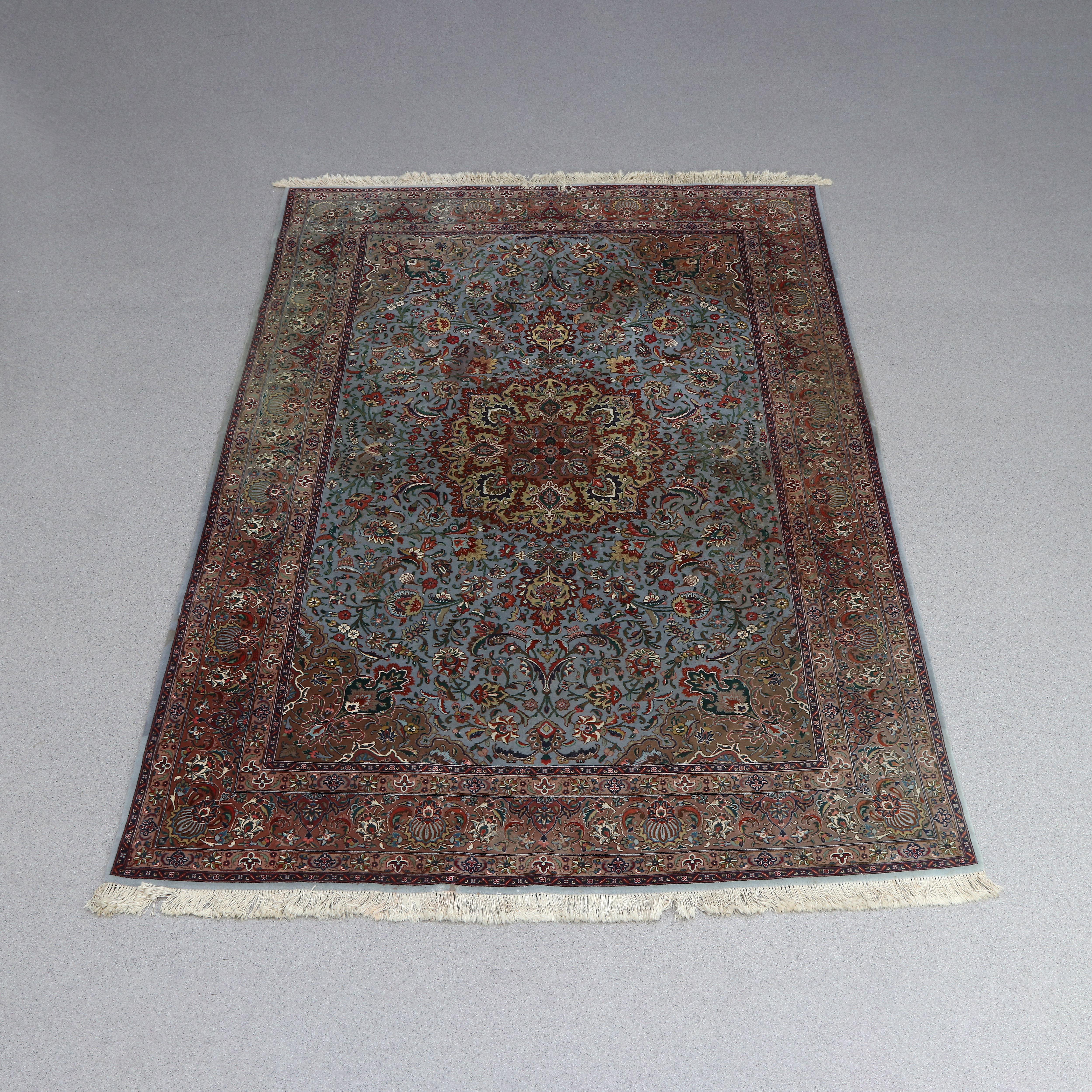 ORIENTALISK MATTA. Handknuten, ull på bomullsvarp. Old/semiantik.