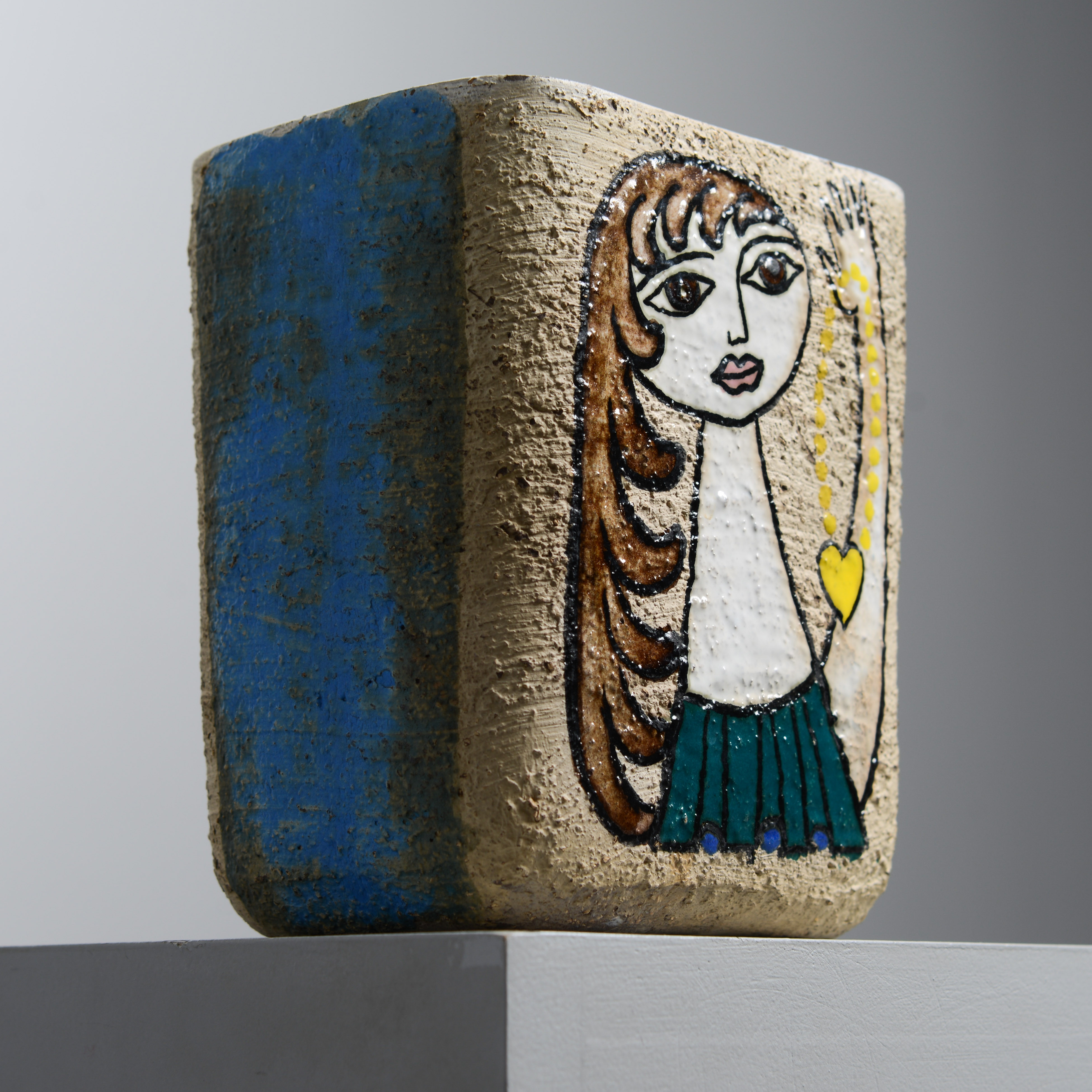 MARI SIMMULSON. "Mariana", modell 4428, Upsala-Ekeby, 1959-64.