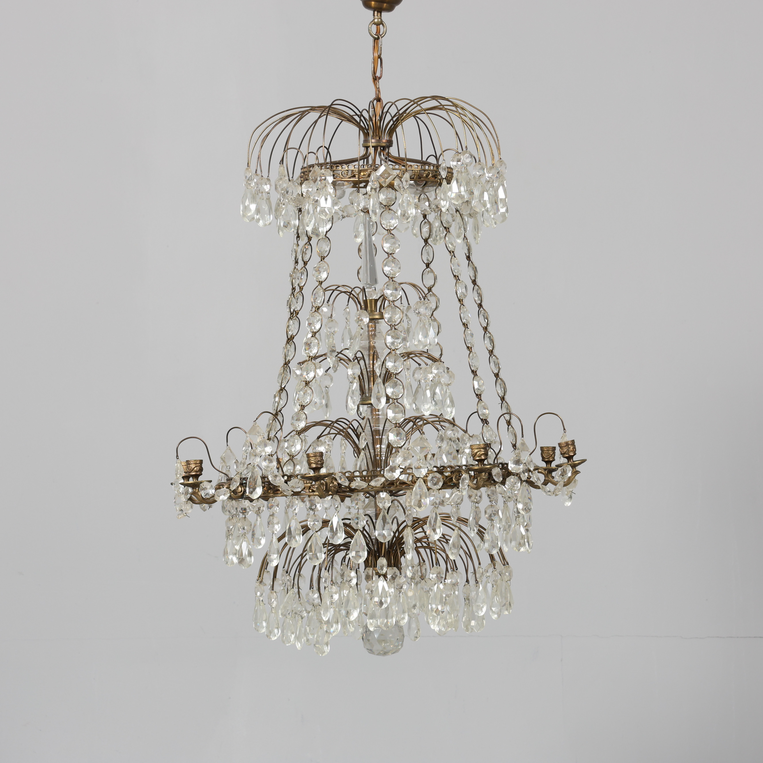 LJUSKRONA, Hagamodell, mässing samt prismor, 18/1900-tal.