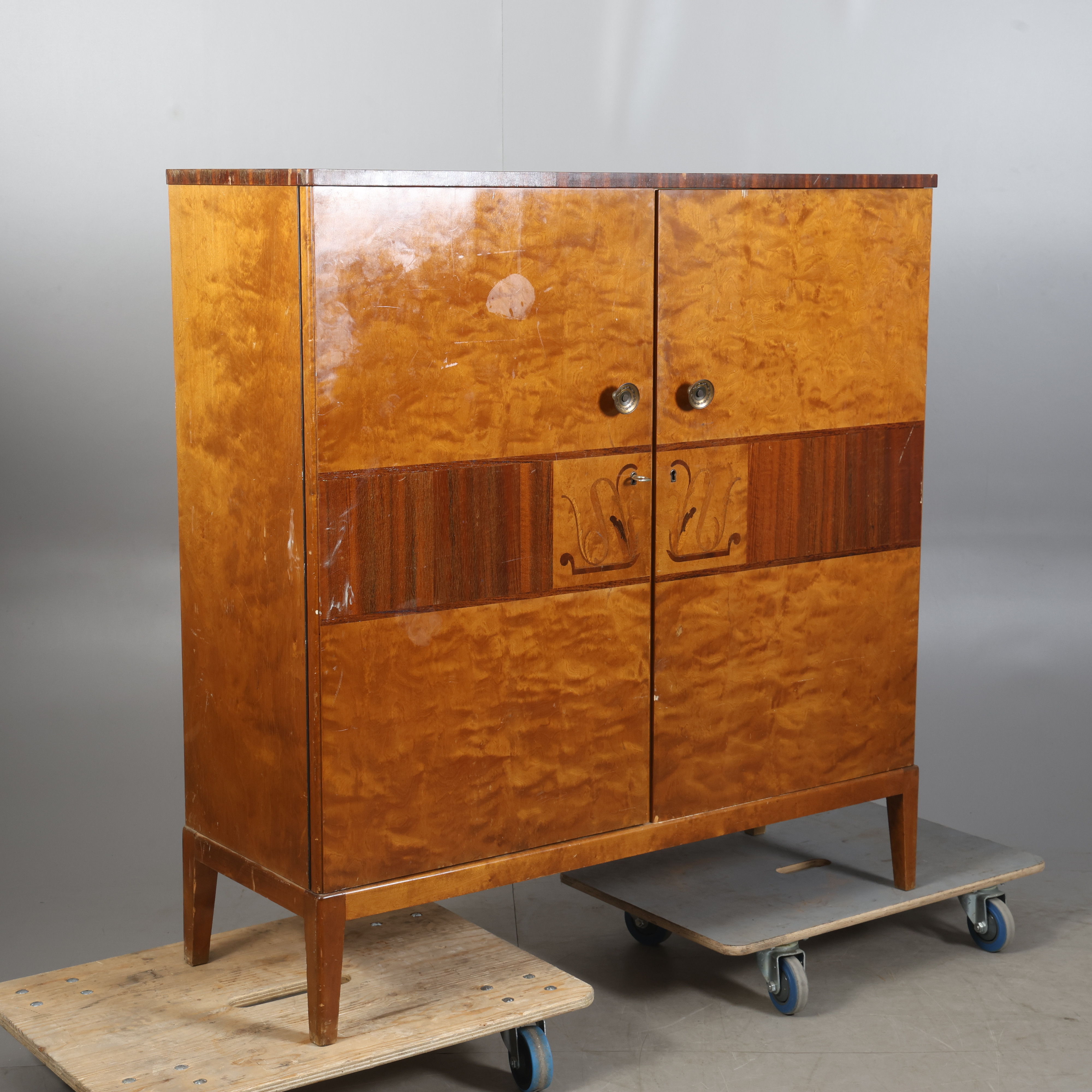 LINNESKÅP, art deco, intarsia, 1900-talets första hälf.