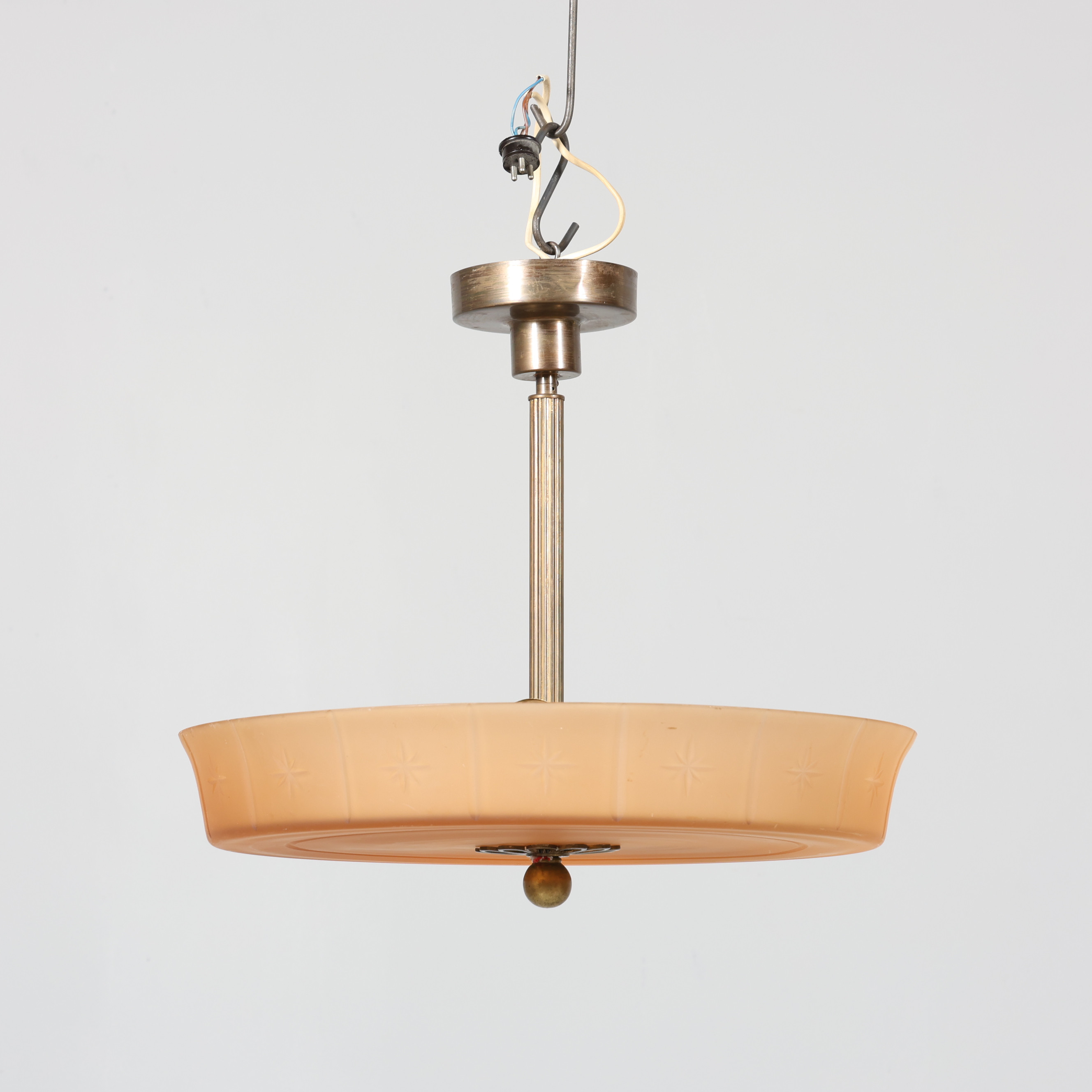 TAKLAMPA, swedish grace, havannafärgad glaskupa, mässing.