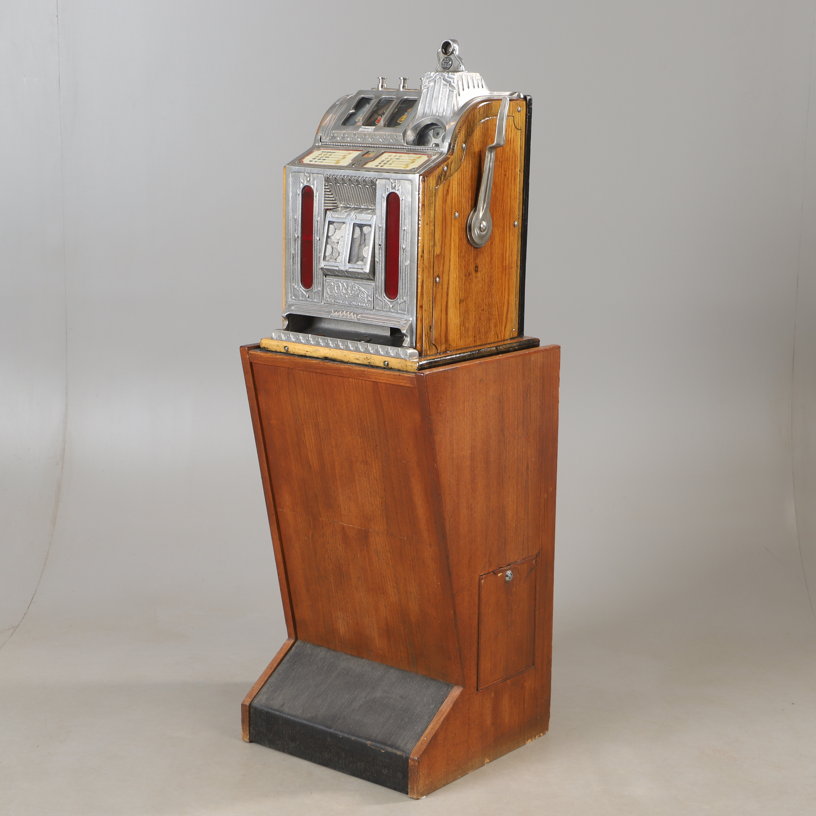 ENARMAD BANDIT, "Comet", Pace MFG. Co, Chicago, trä och metall, Made in USA, 1900-talets första hälft.