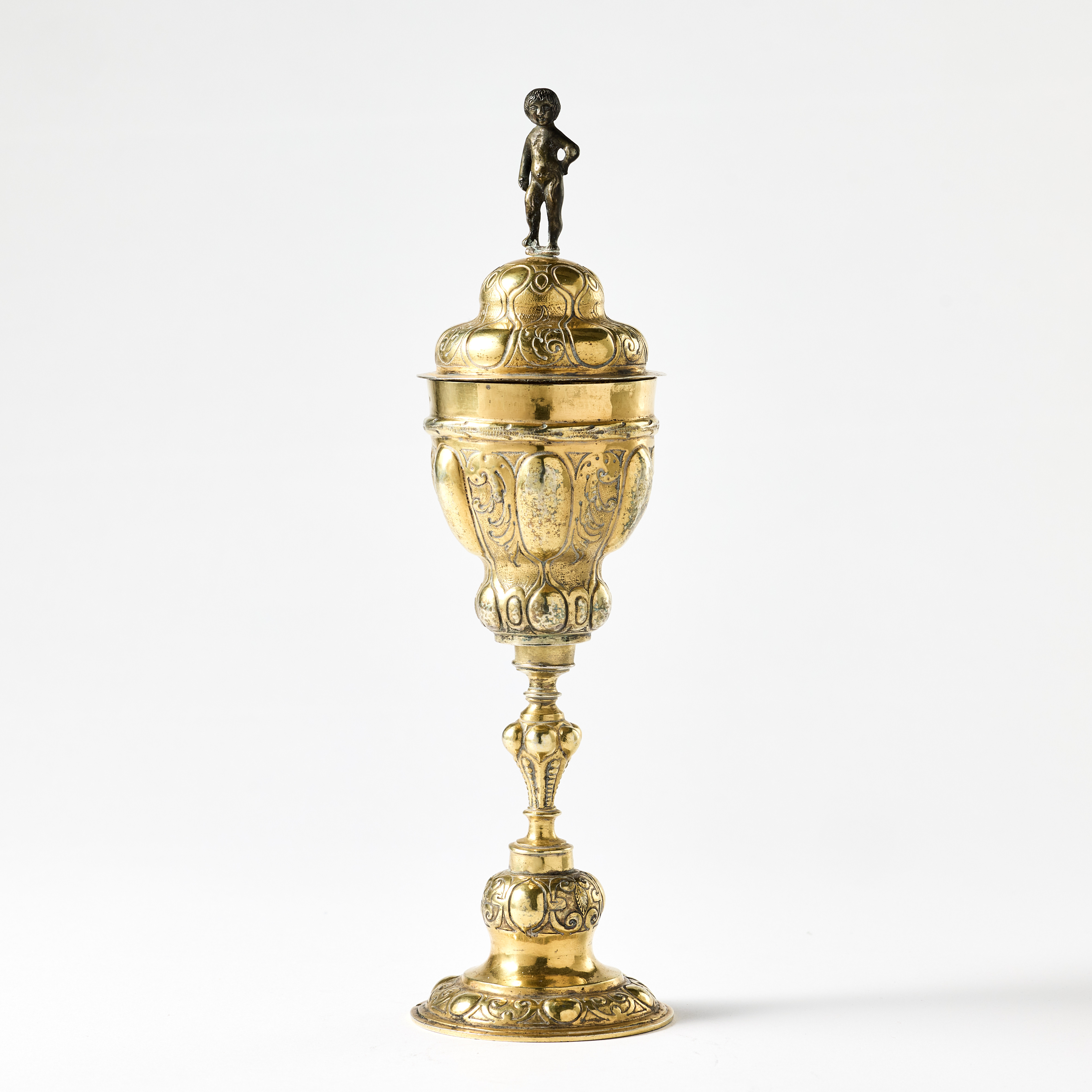 POKAL med LOCK, förgyllt silver, cuppan av Alexander Dreghart (Treghart), Nürnberg (verksam 1614-1654), foten av Hans auf der Burg (verksam i Nürnberg 1598-1615). Renässans.