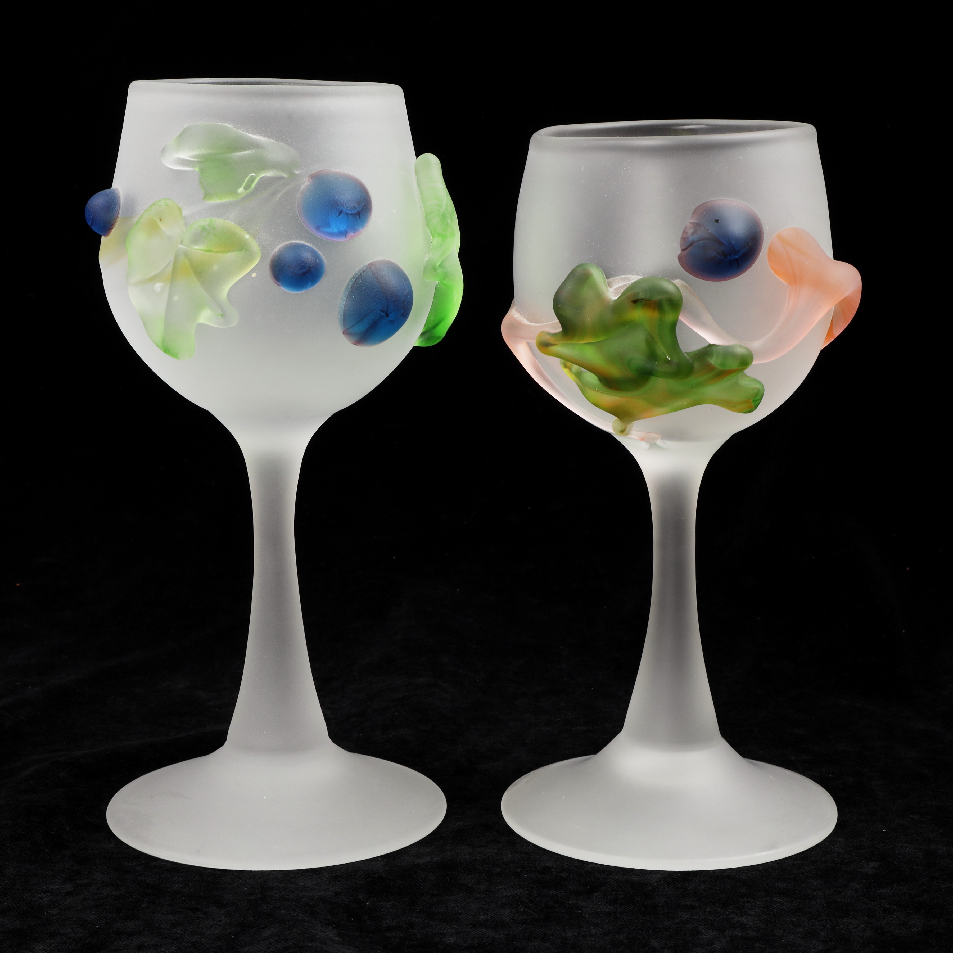 CHRISTOPHER RAMSAY. Vinglas, 2 st, frostat glas, "Pinot", Johansfors, 1990-tal, signerade.