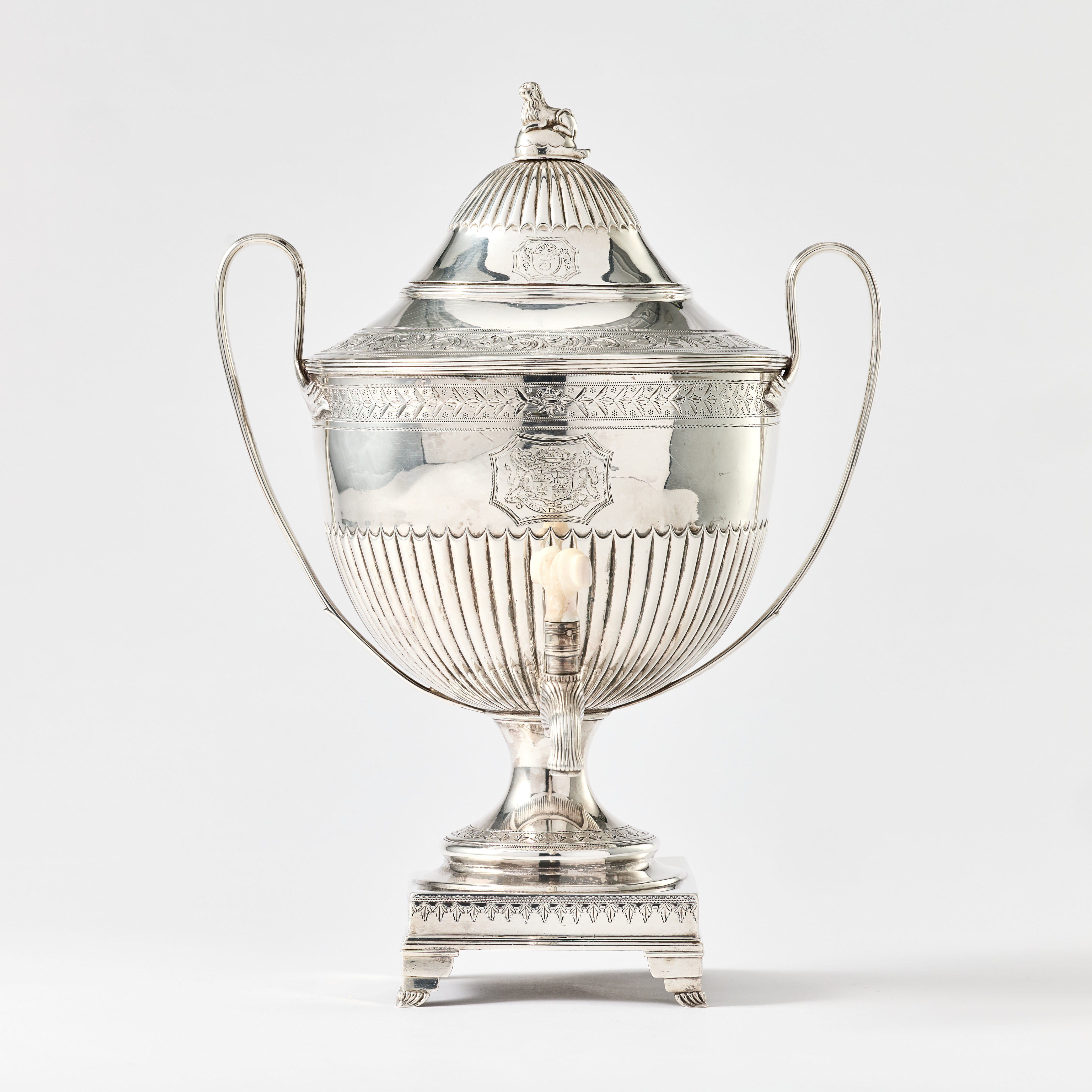 ANDREW FOGLEBERT & STEPHEN GILBERT. Tekök, silver, London 1788. Georg III.