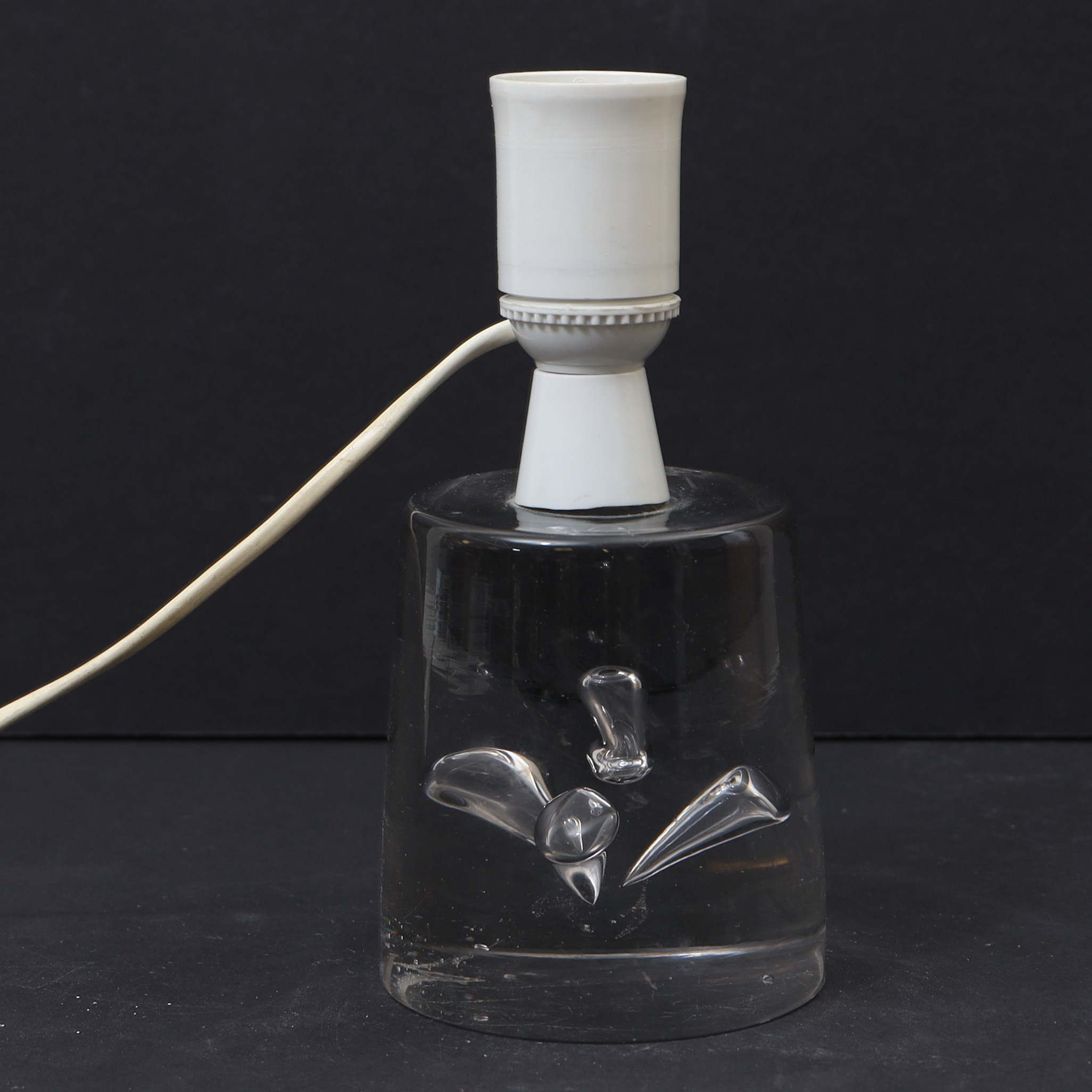 JOSEF FRANK. Bordslampa, Svenskt tenn, Reijmyre.