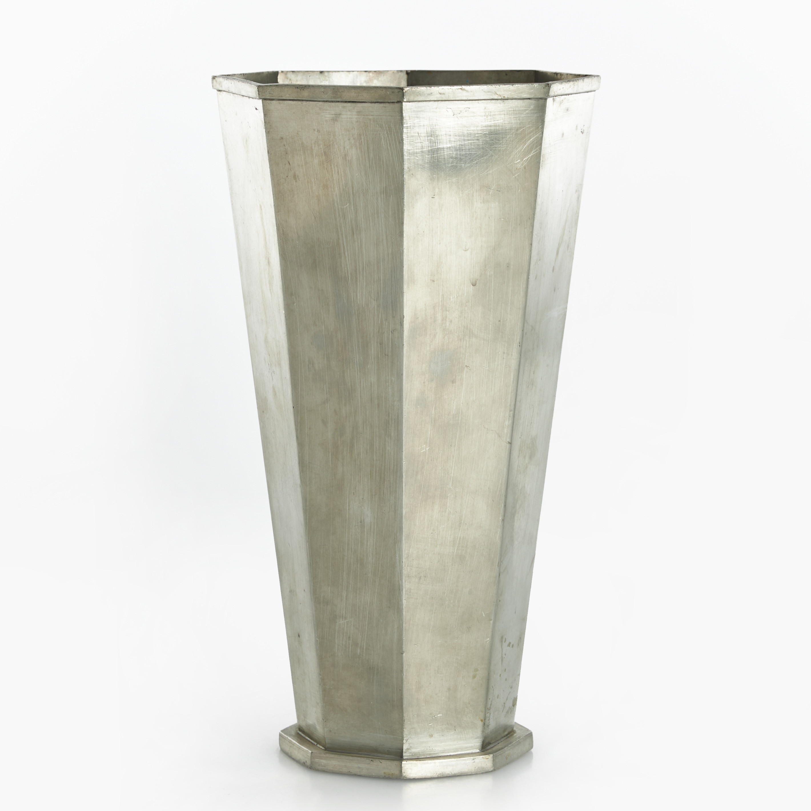 POKALVAS, tenn, Varg-Olle Nygren, "Hederspris SM Speedway 1958", Ernst Svedbom, Vetlanda 1955, höjd ca 25 cm.