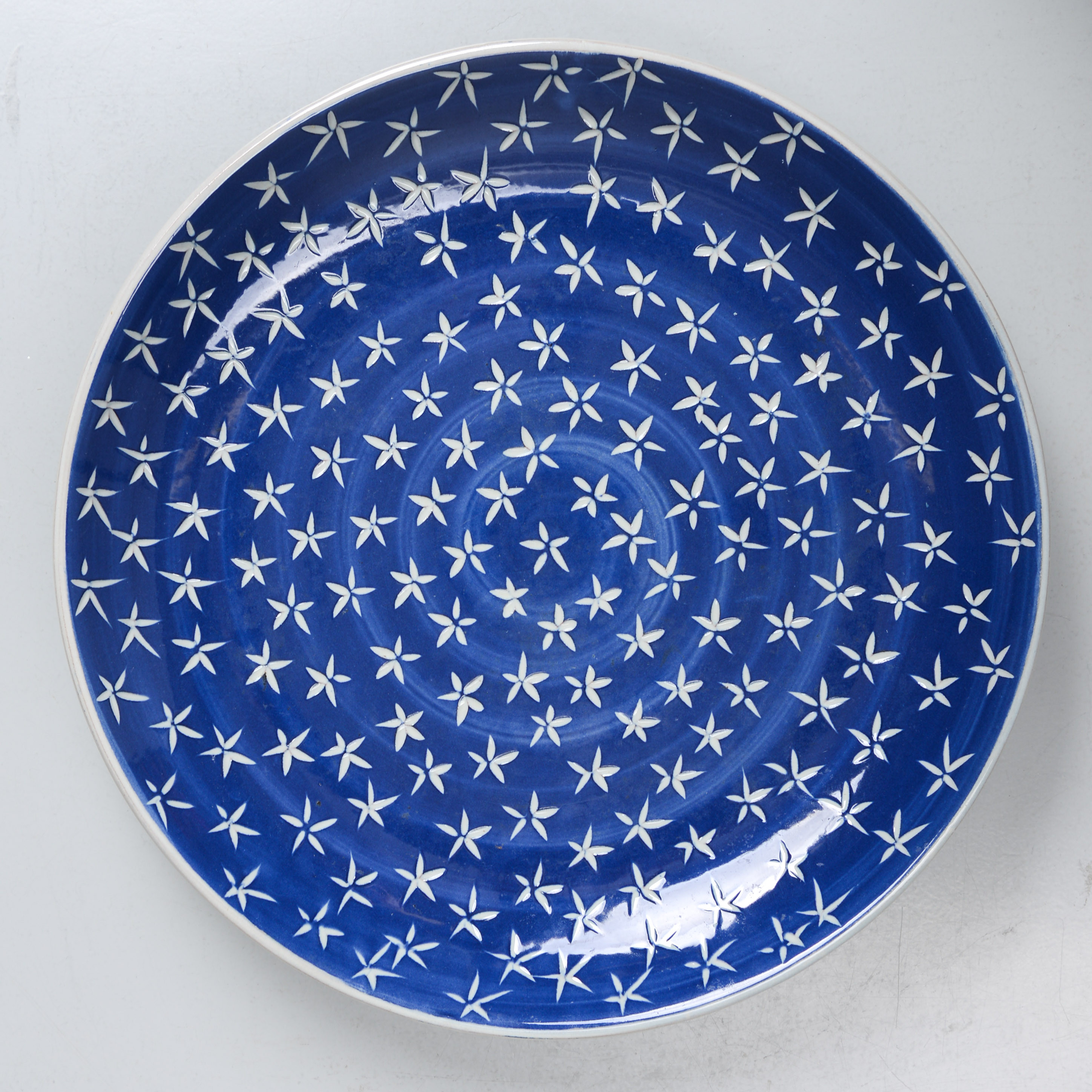 INGRID ATTERBERG. "Star", praktfat, modell 102, Ekeby Verkstad, Upsala-Ekeby, 1944-53.