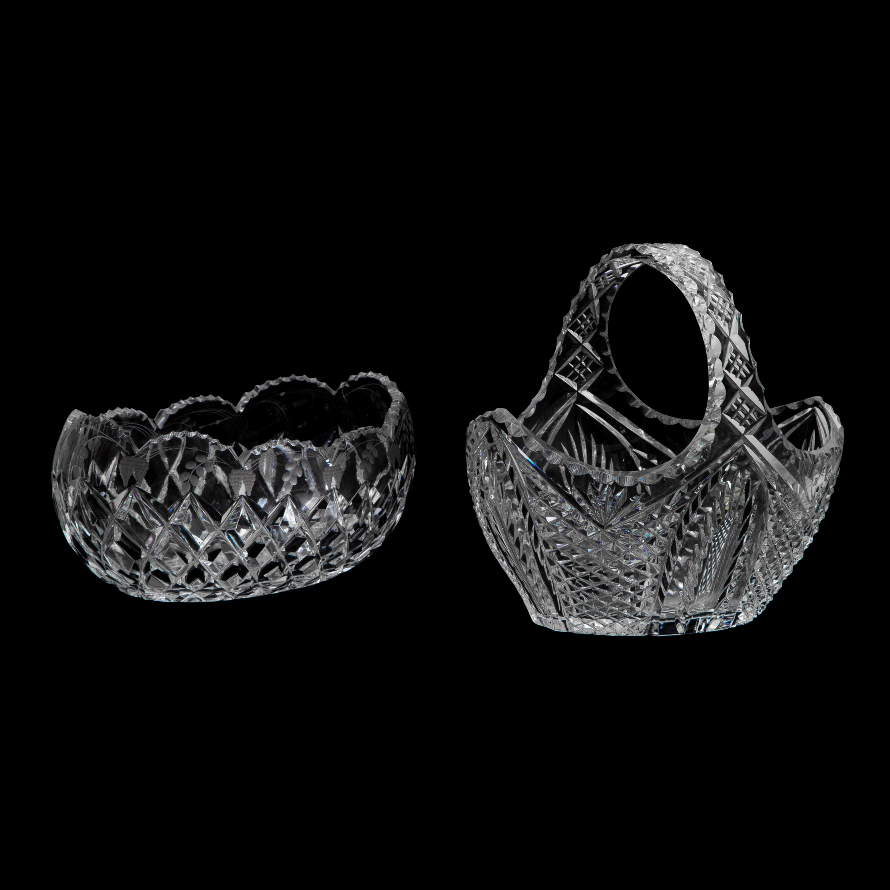 KRISTALLKORG MED SLIPAD DEKOR SAMT KRISTALLSKÅL, 1900-TAL.