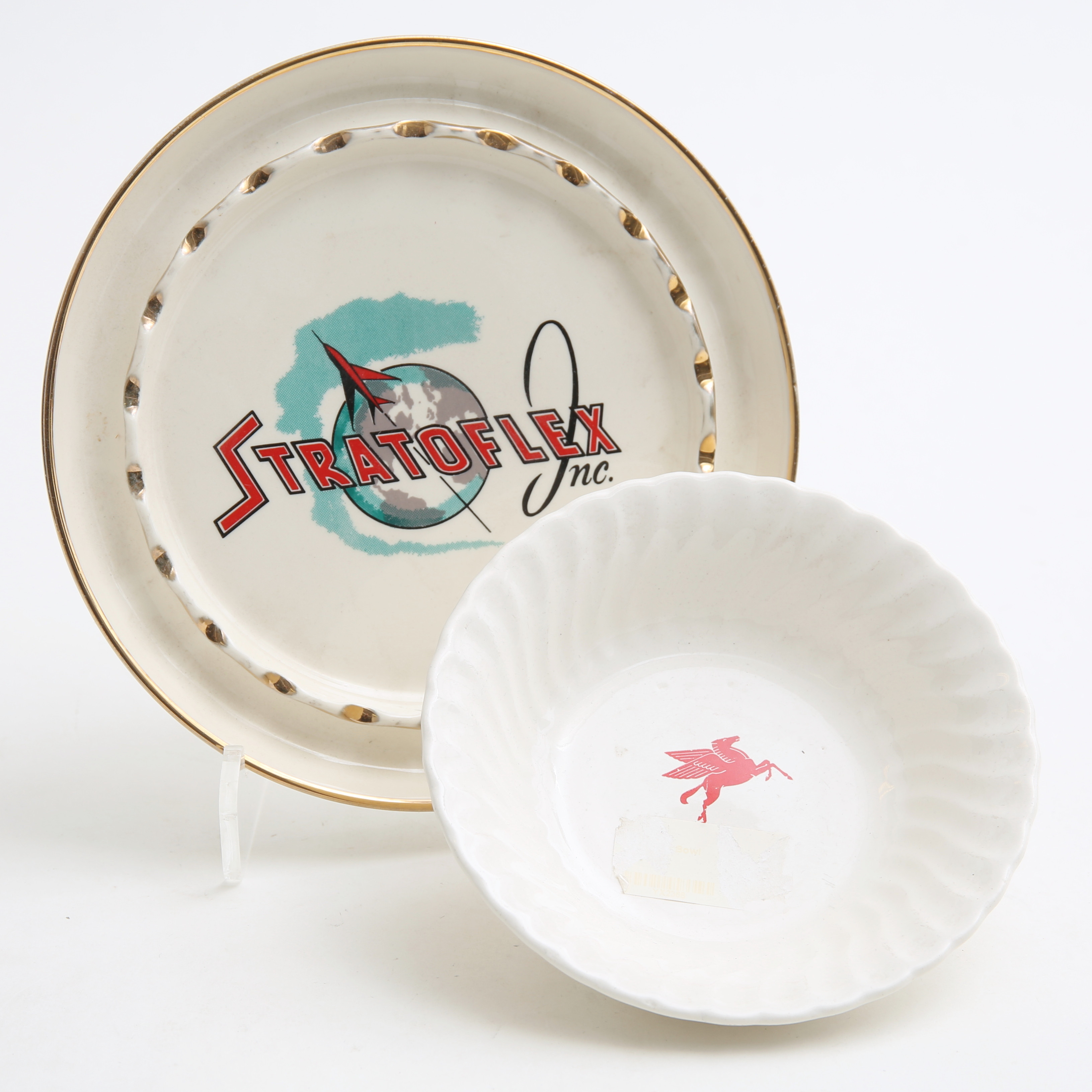 ASKFAT samt TALLRIK, porslin, Stratoflex samt Mobil Oil Pegasus, 1900-tal.