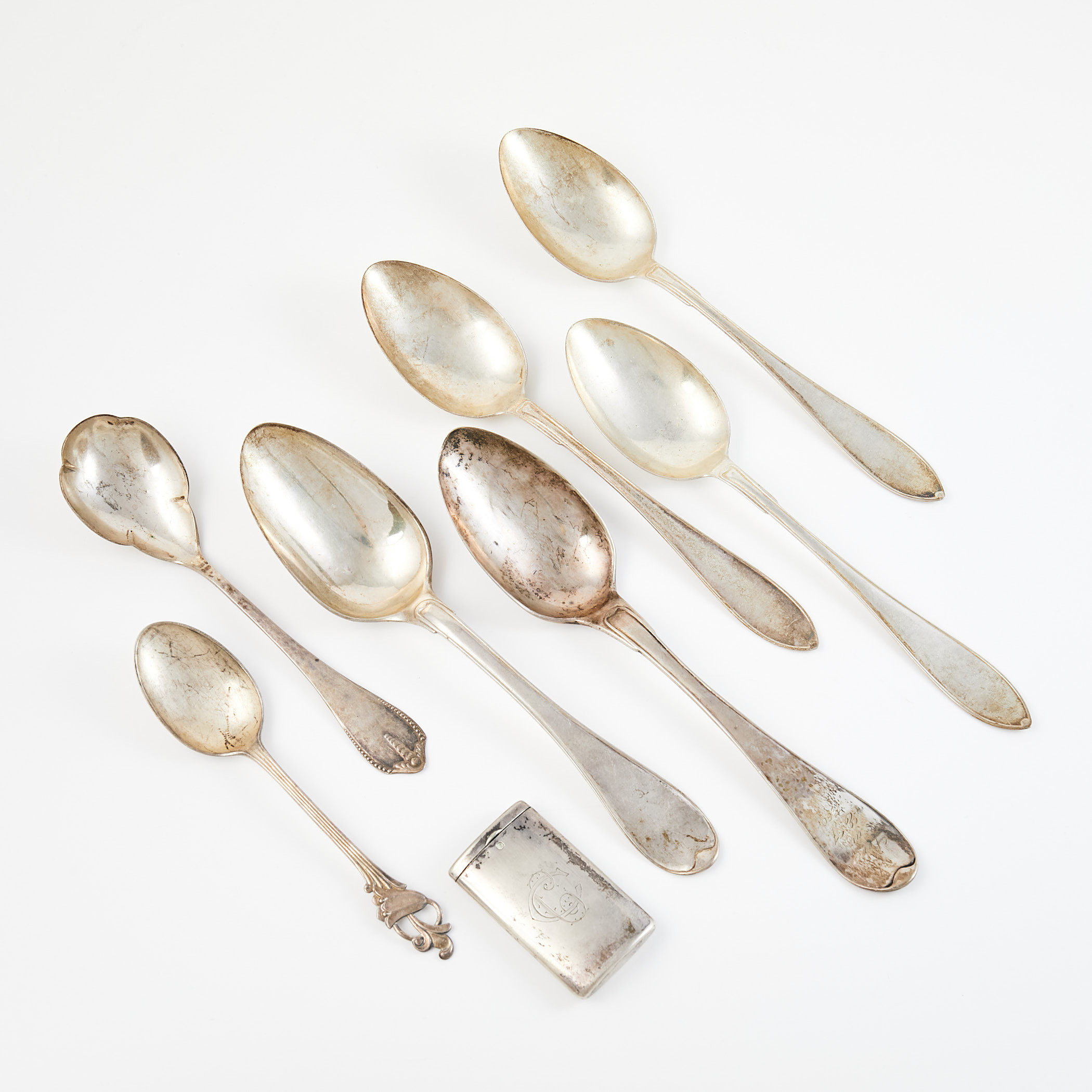 SKEDAR, TÄNDSTICKSASK, 6 + 1, bestående av bland annat 2 matskedar svensk rund JOHAN FREDRIK WILDT. (verksam 1788-1801) Stockholm 1794 samt Gustaf Folcker, Stockholm 1811, 3 st., matskedar svensk spets C.G. Hallberg Stockholm 1928.