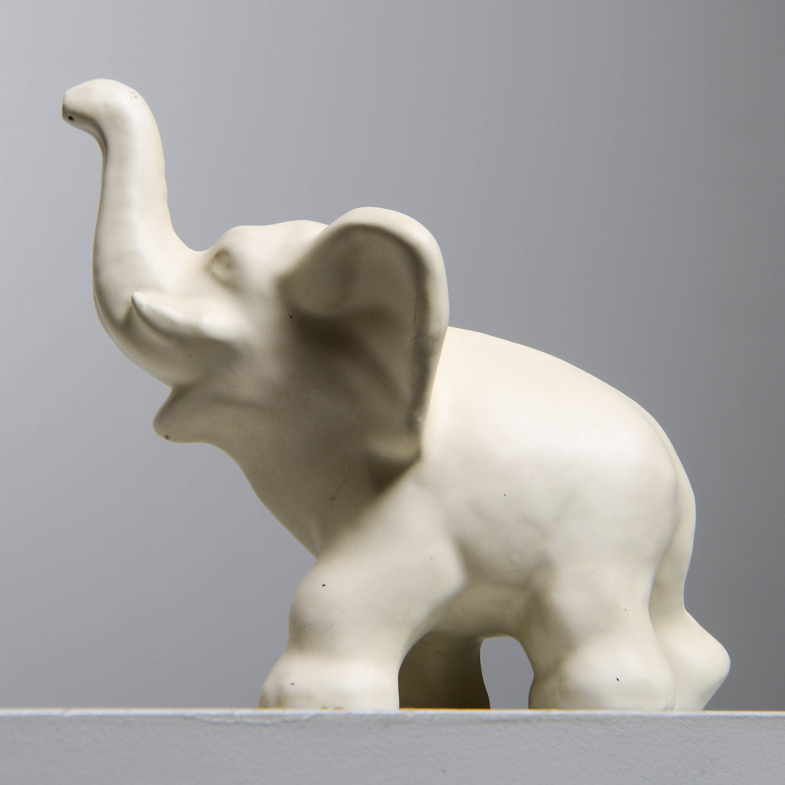 VICKE LINDSTRAND. Figurin, elefant, modell 103, Upsala-Ekeby, 1944-60.