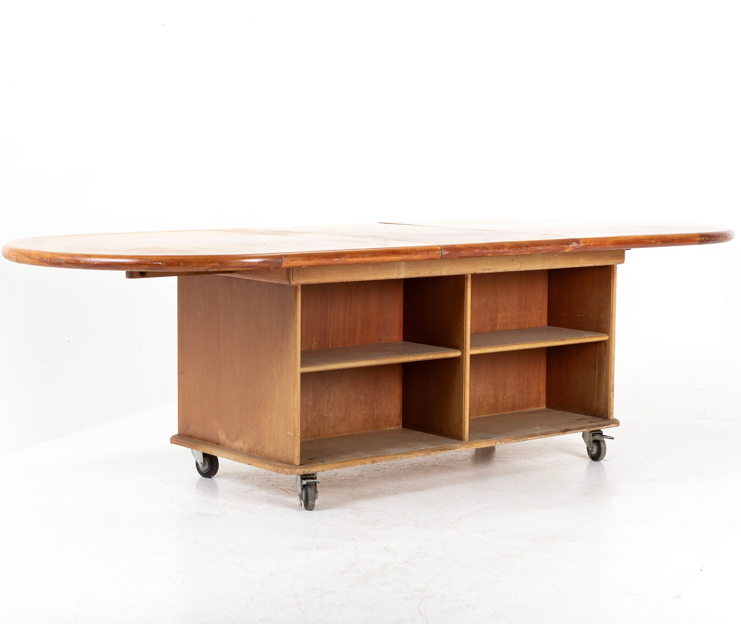 SERVERINGSBORD, på hjul med förvaring, 1900 - talets andra hälft.
