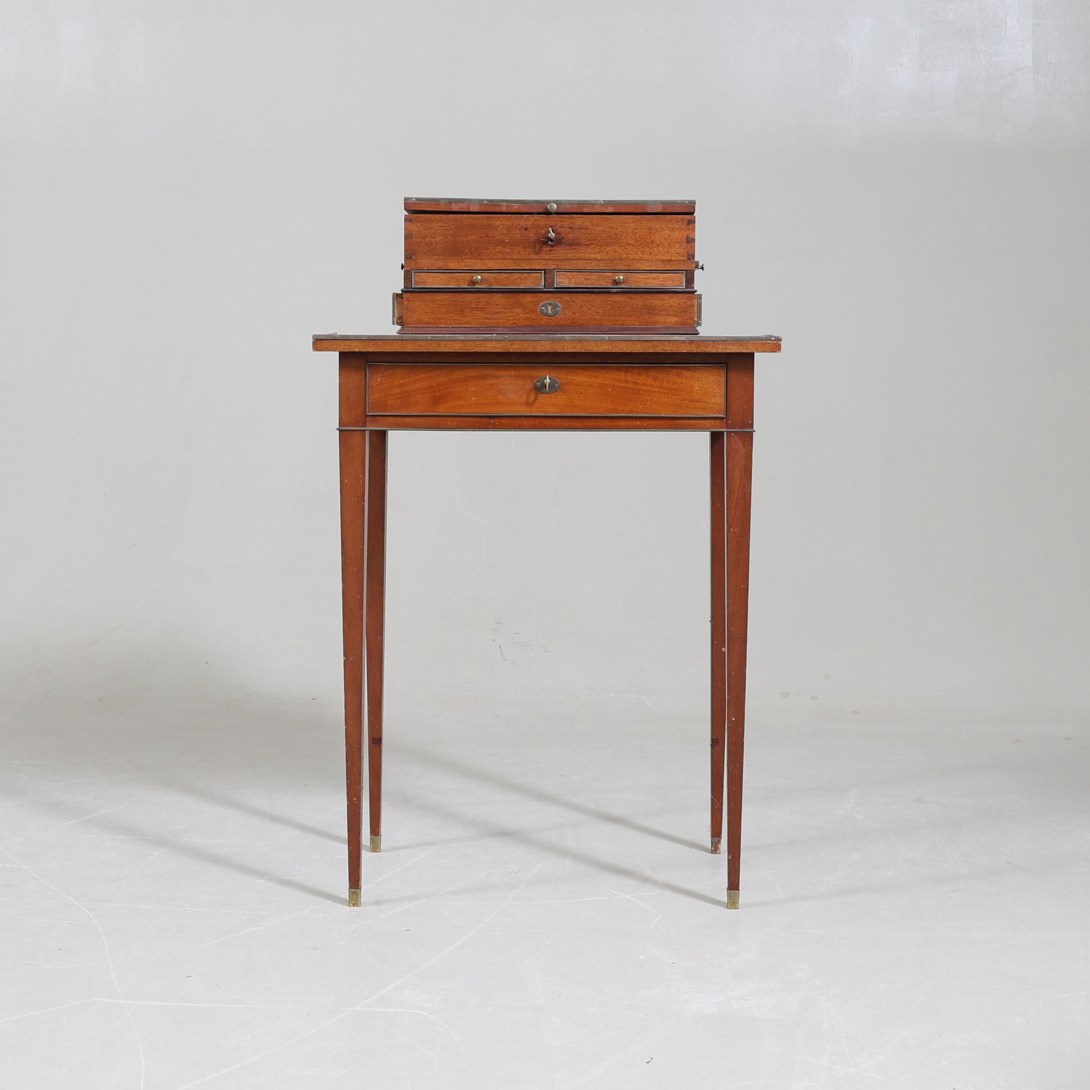 SMINKBORD, Regency, 1800-talets början.