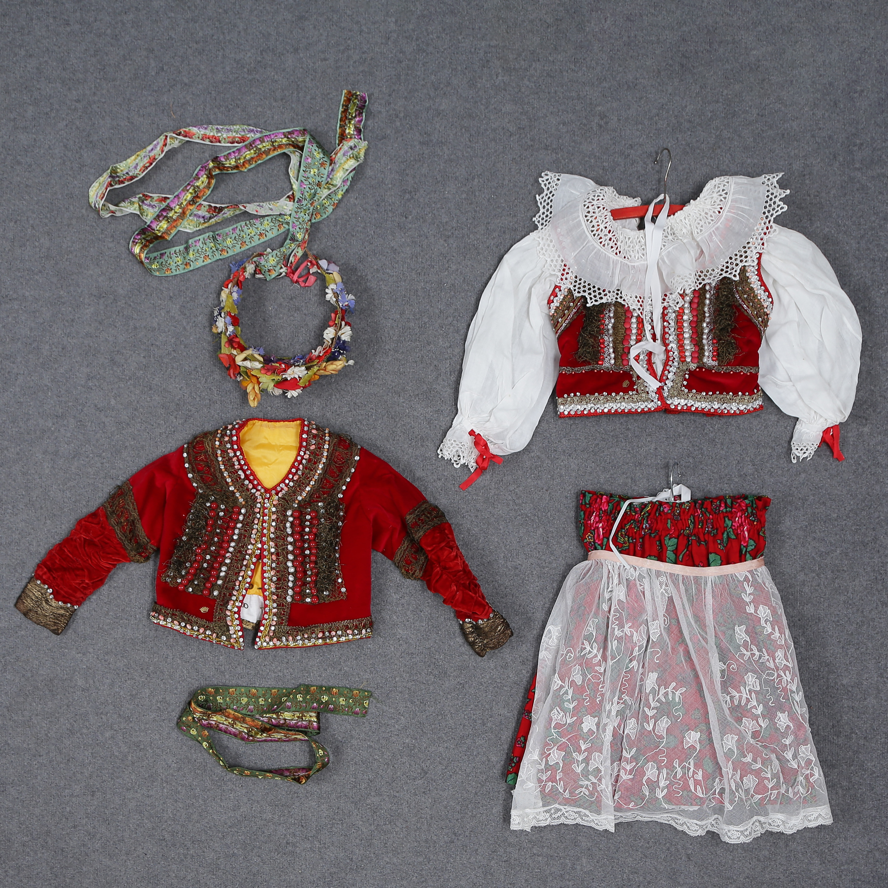 TRADITIONELL FOLKDRÄKT TILL BARN, KRAKOW POLEN, 1900-TAL.